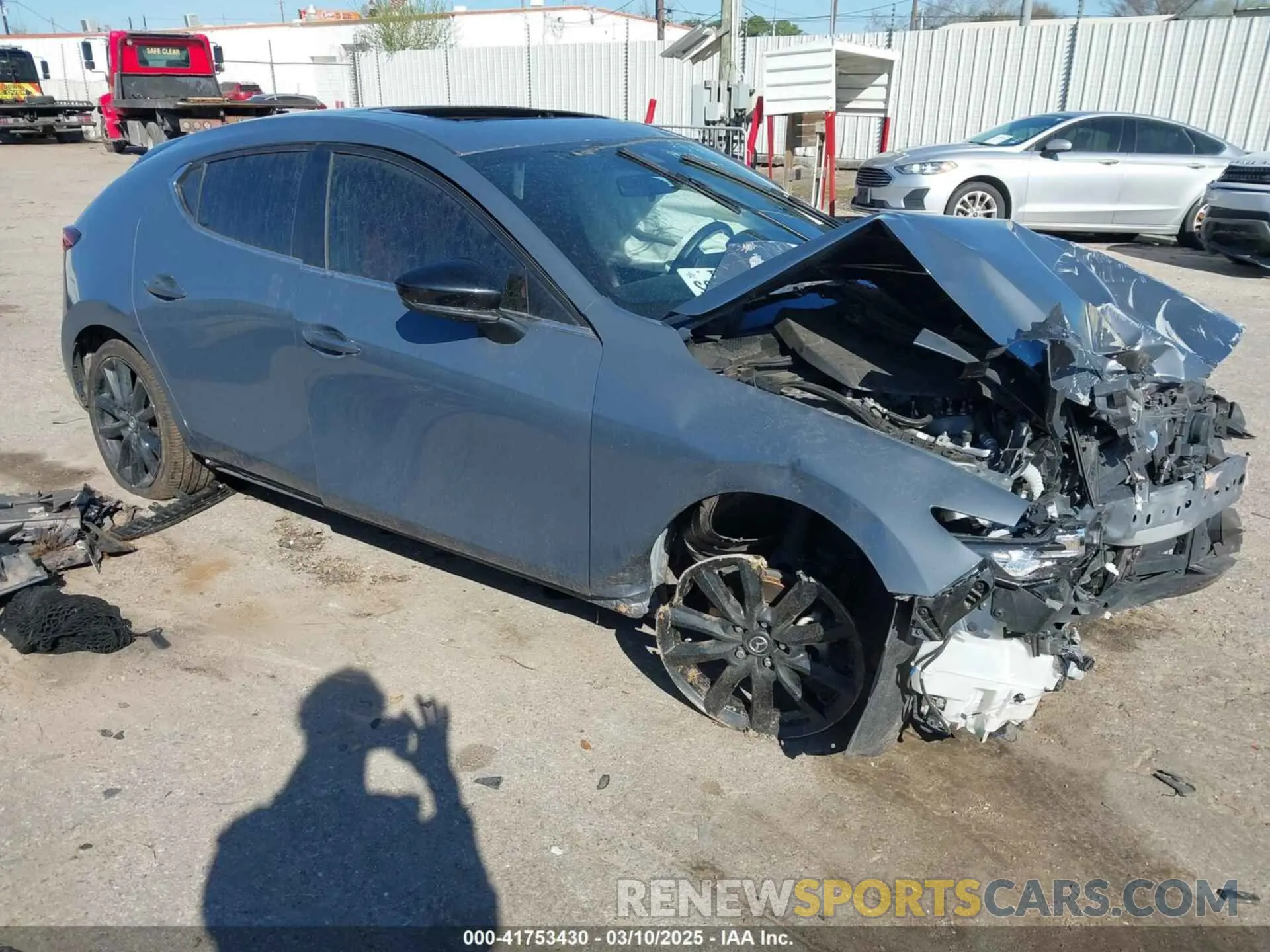 1 Фотография поврежденного автомобиля JM1BPALM4P1602378 MAZDA MAZDA3 2023