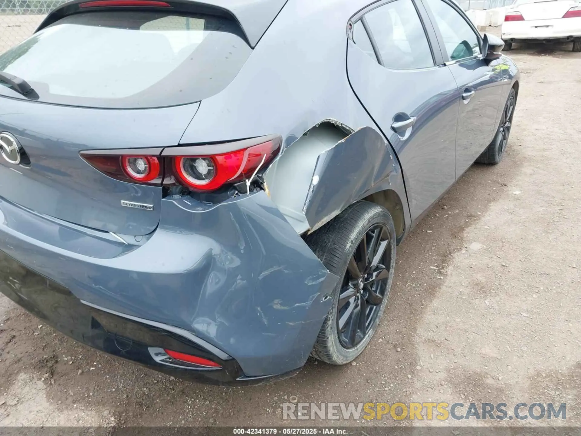 18 Photograph of a damaged car JM1BPALM9P1623663 MAZDA MAZDA3 2023