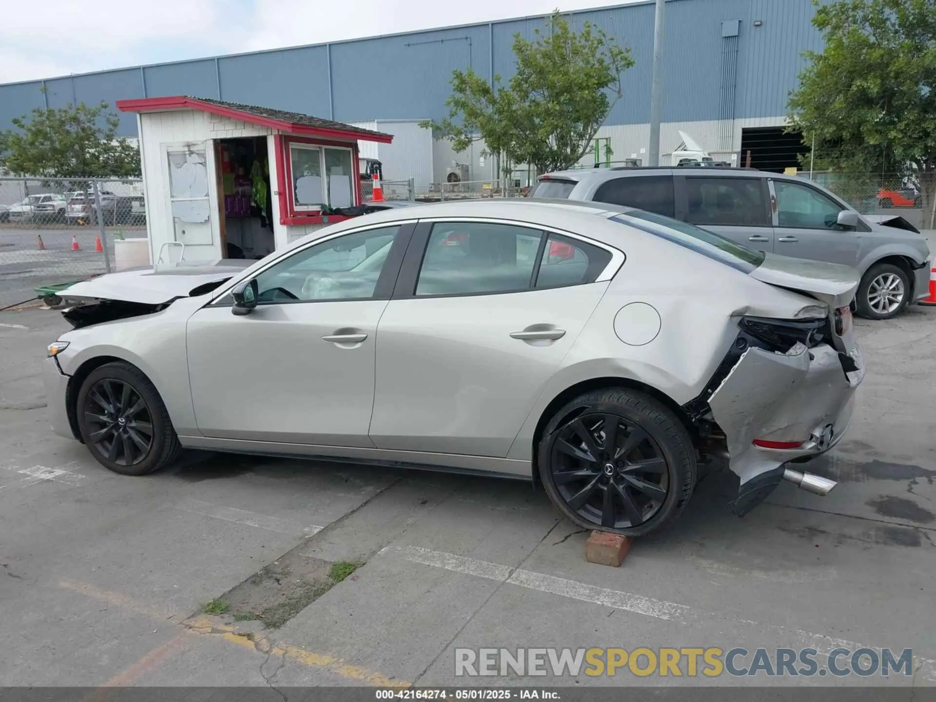14 Photograph of a damaged car 3MZBPABM2RM422045 MAZDA MAZDA3 2024