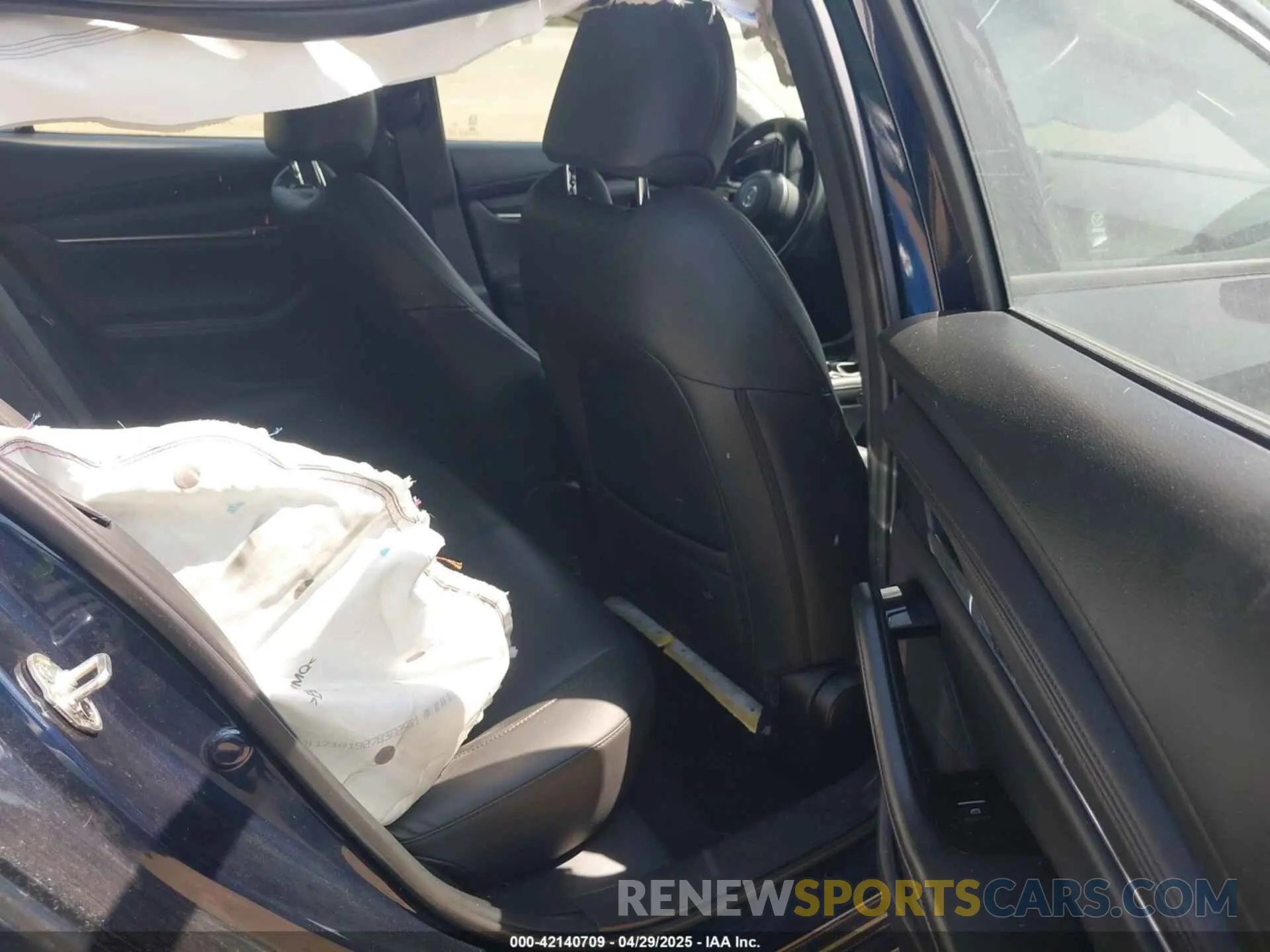 8 Фотография поврежденного автомобиля 3MZBPACM7RM415218 MAZDA MAZDA3 2024