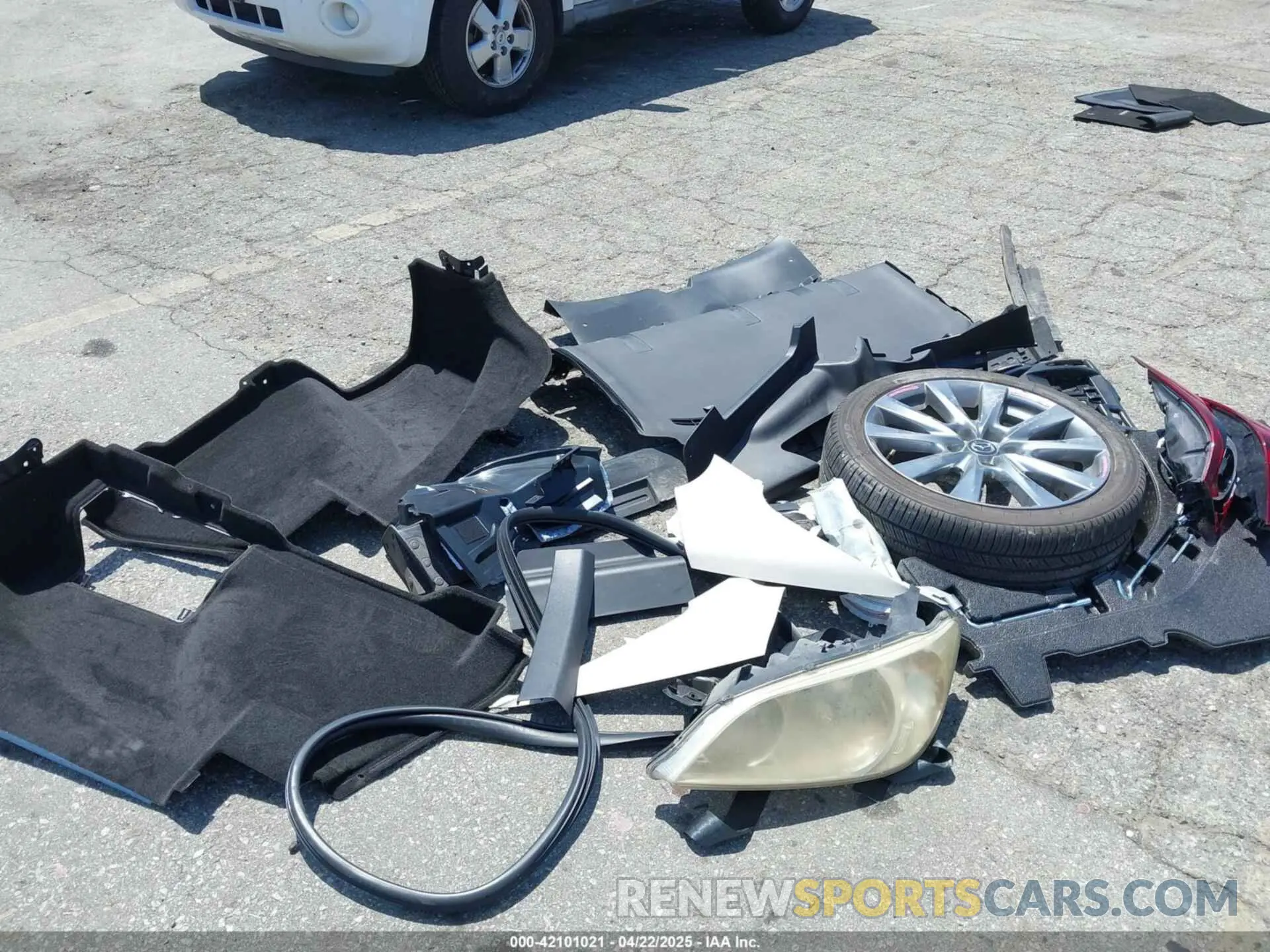 12 Фотография поврежденного автомобиля 3MZBPACMXRM420901 MAZDA MAZDA3 2024
