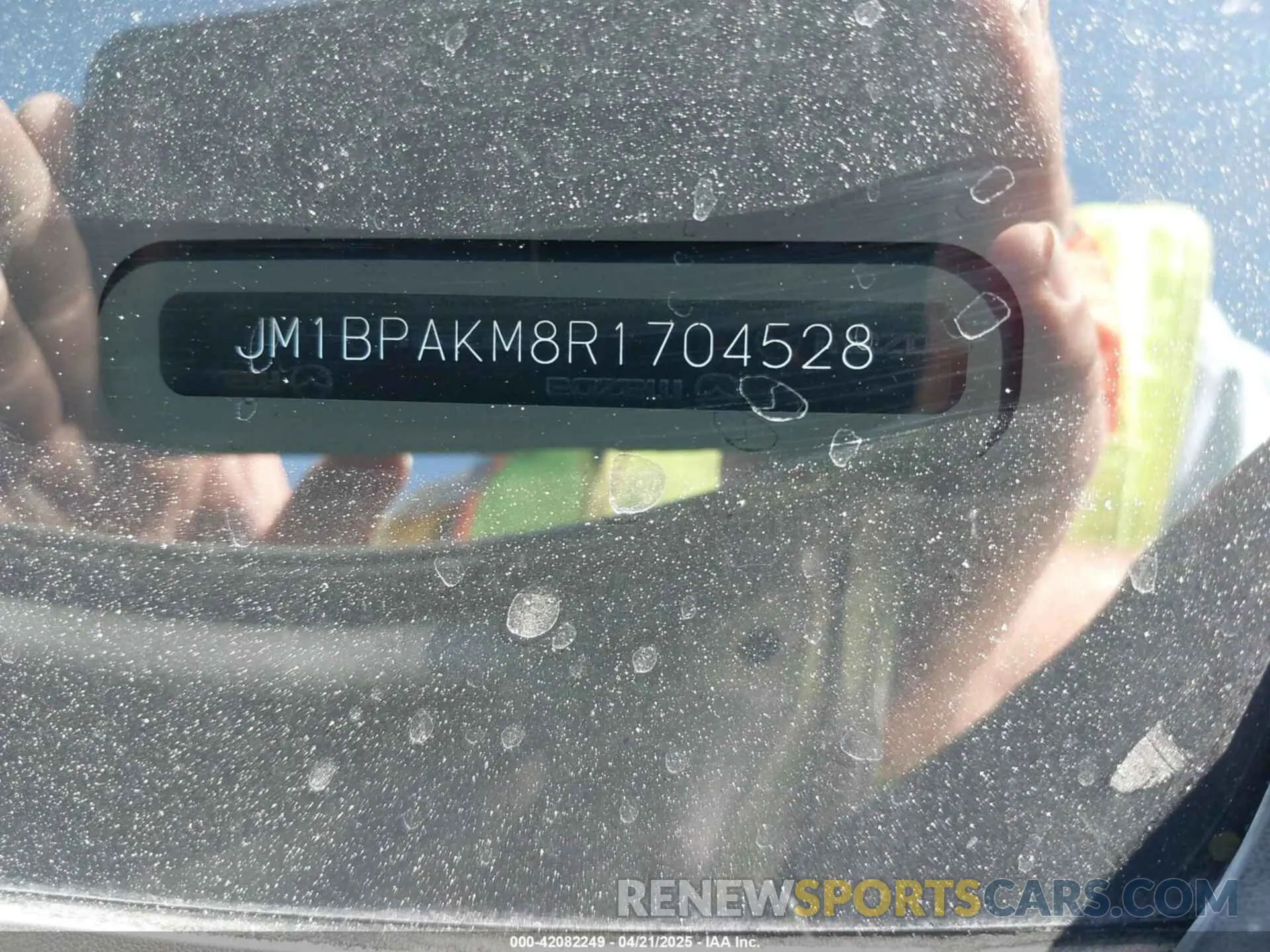18 Фотография поврежденного автомобиля JM1BPAKM8R1704528 MAZDA MAZDA3 2024