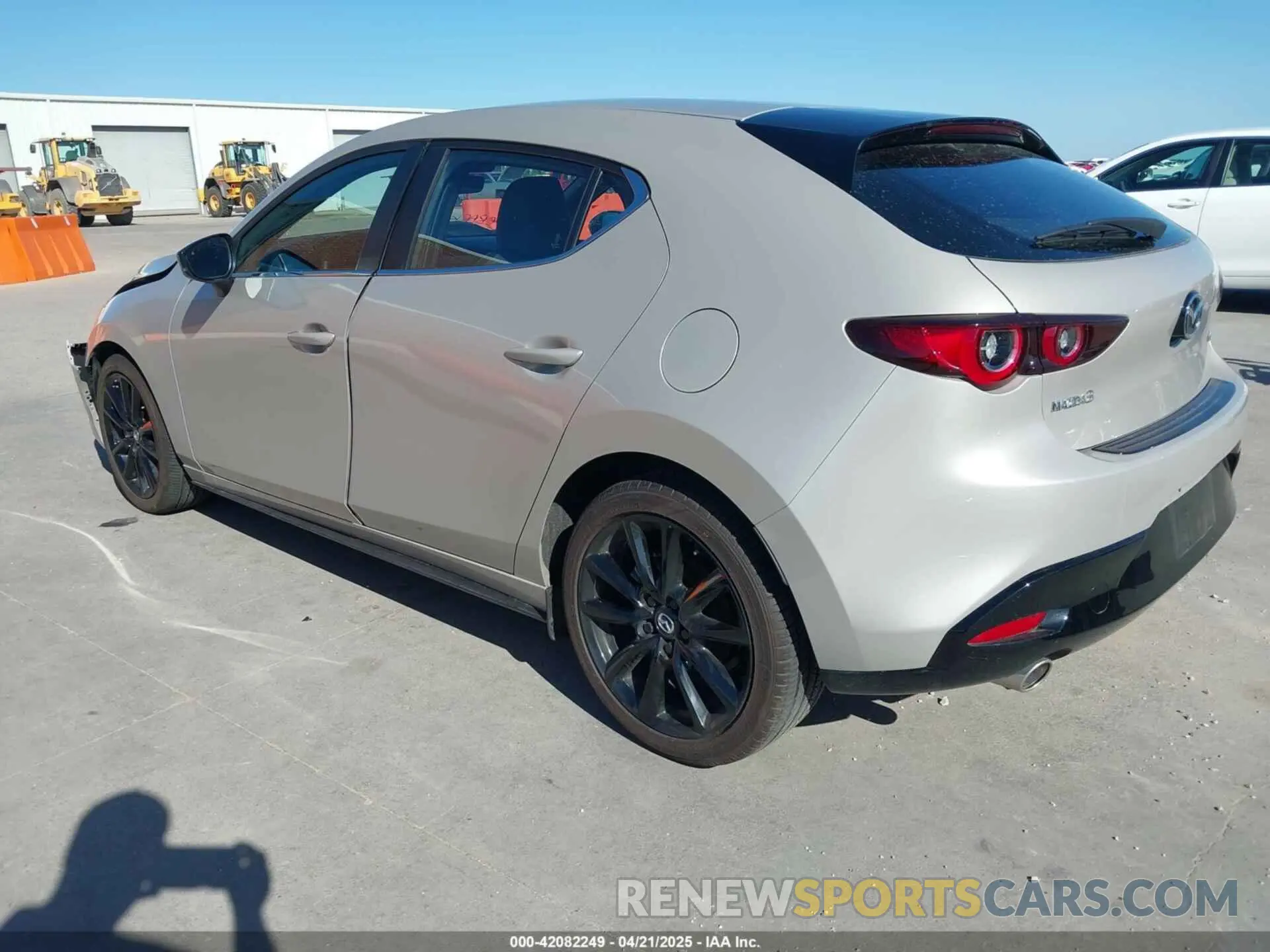 3 Фотография поврежденного автомобиля JM1BPAKM8R1704528 MAZDA MAZDA3 2024
