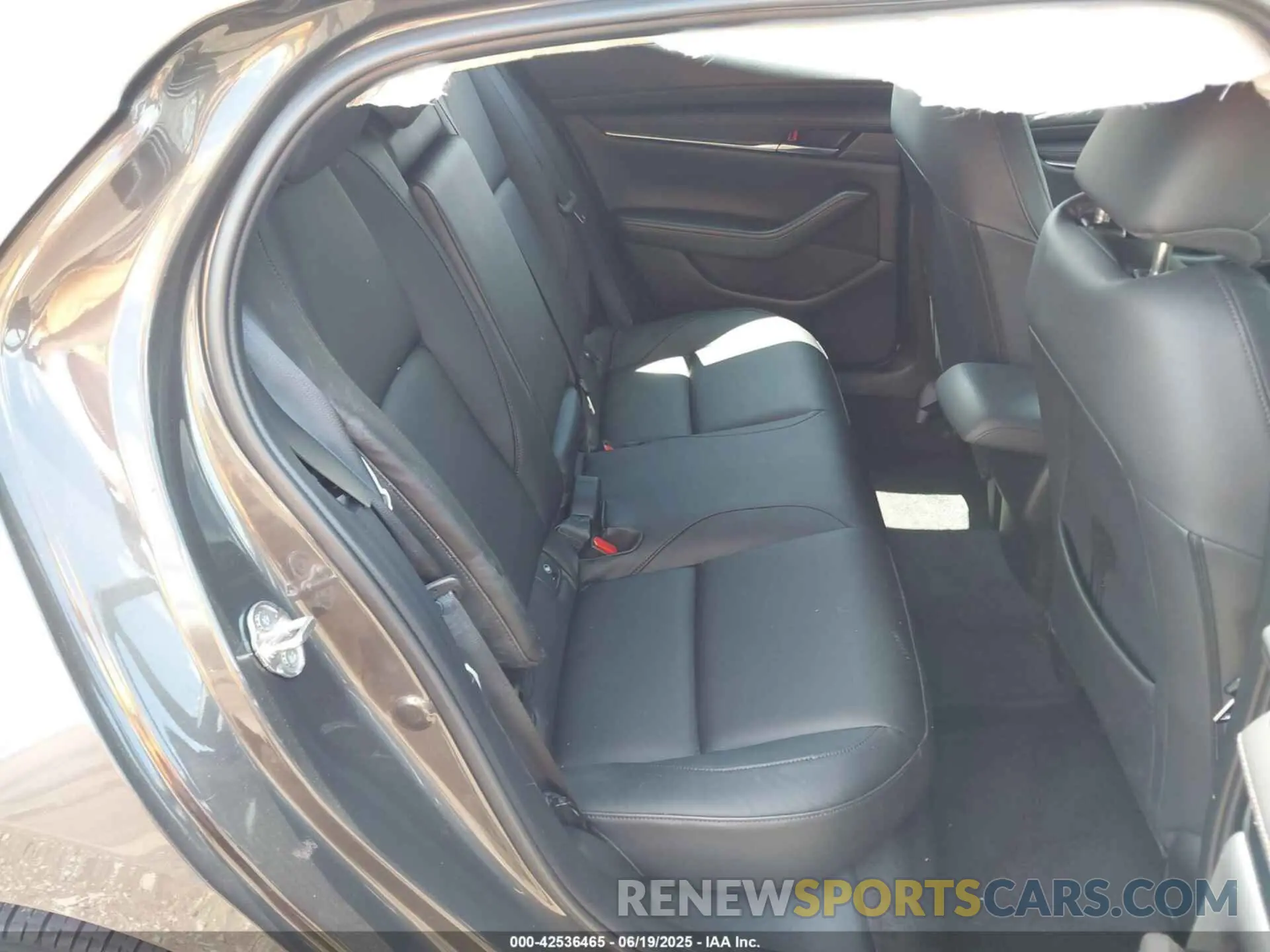 8 Фотография поврежденного автомобиля JM1BPALM4R1656332 MAZDA MAZDA3 2024