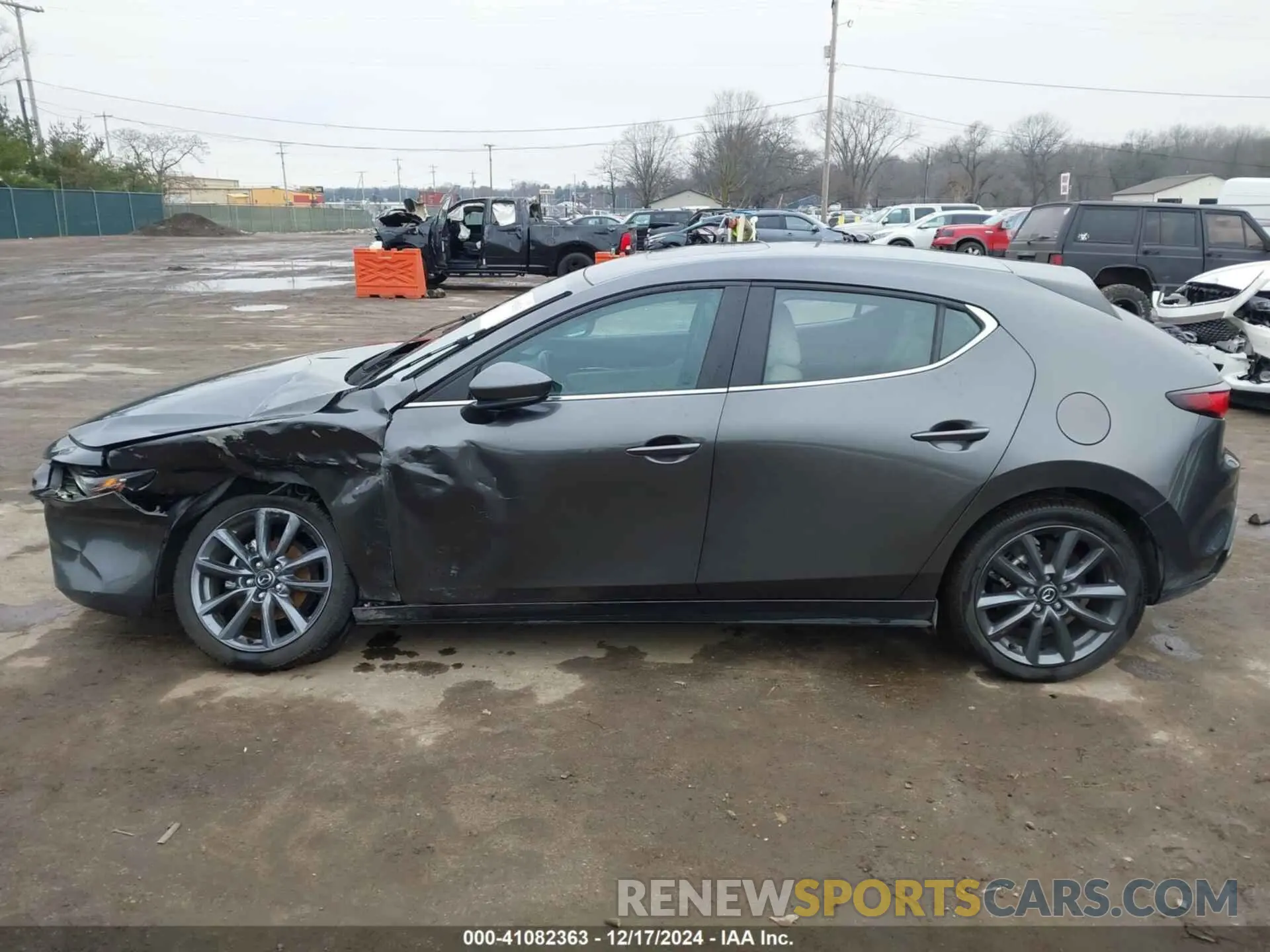 14 Фотография поврежденного автомобиля JM1BPALM7R1654641 MAZDA MAZDA3 2024
