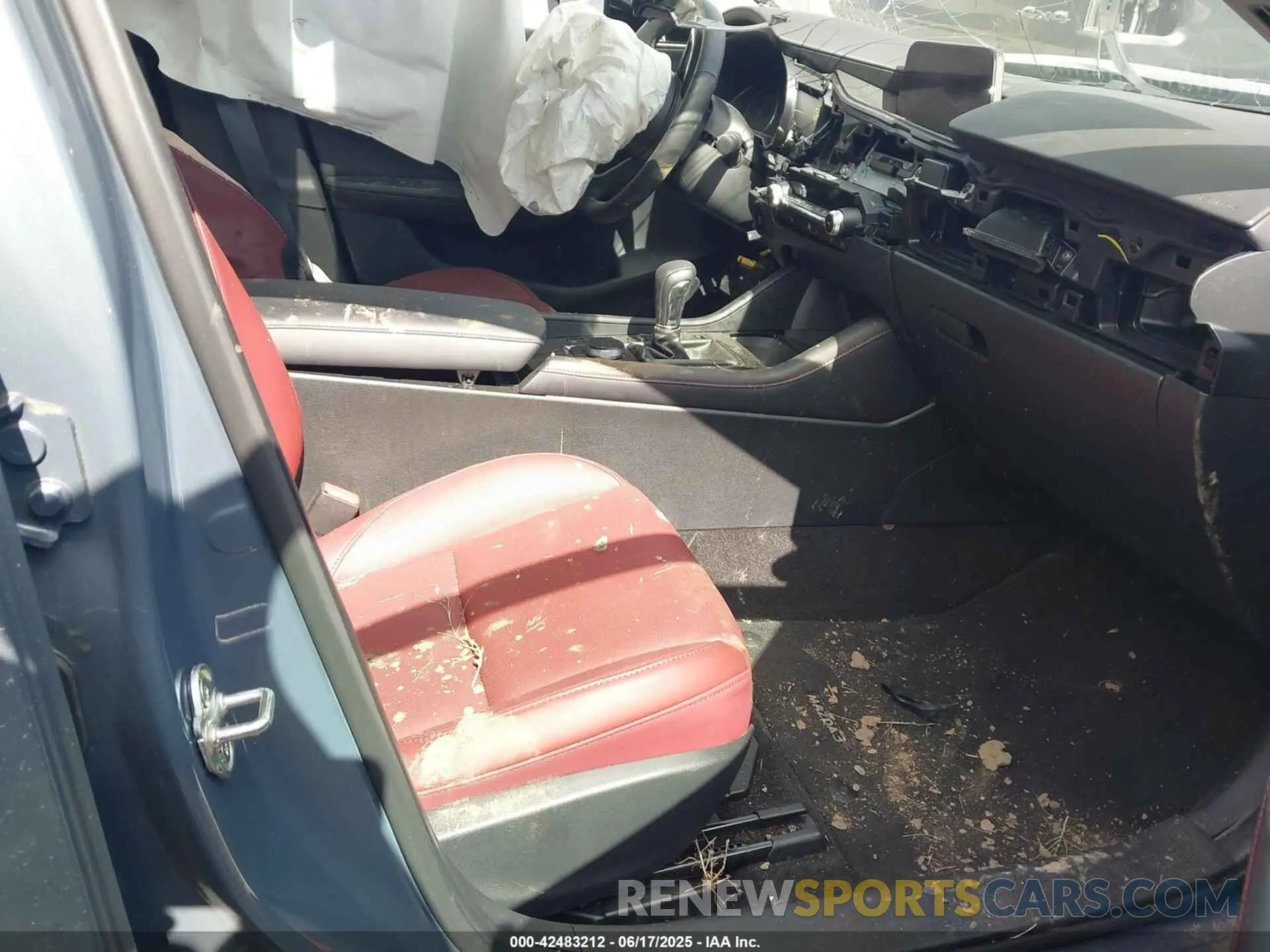 5 Photograph of a damaged car 3MZBPBCM4SM467451 MAZDA MAZDA3 2025