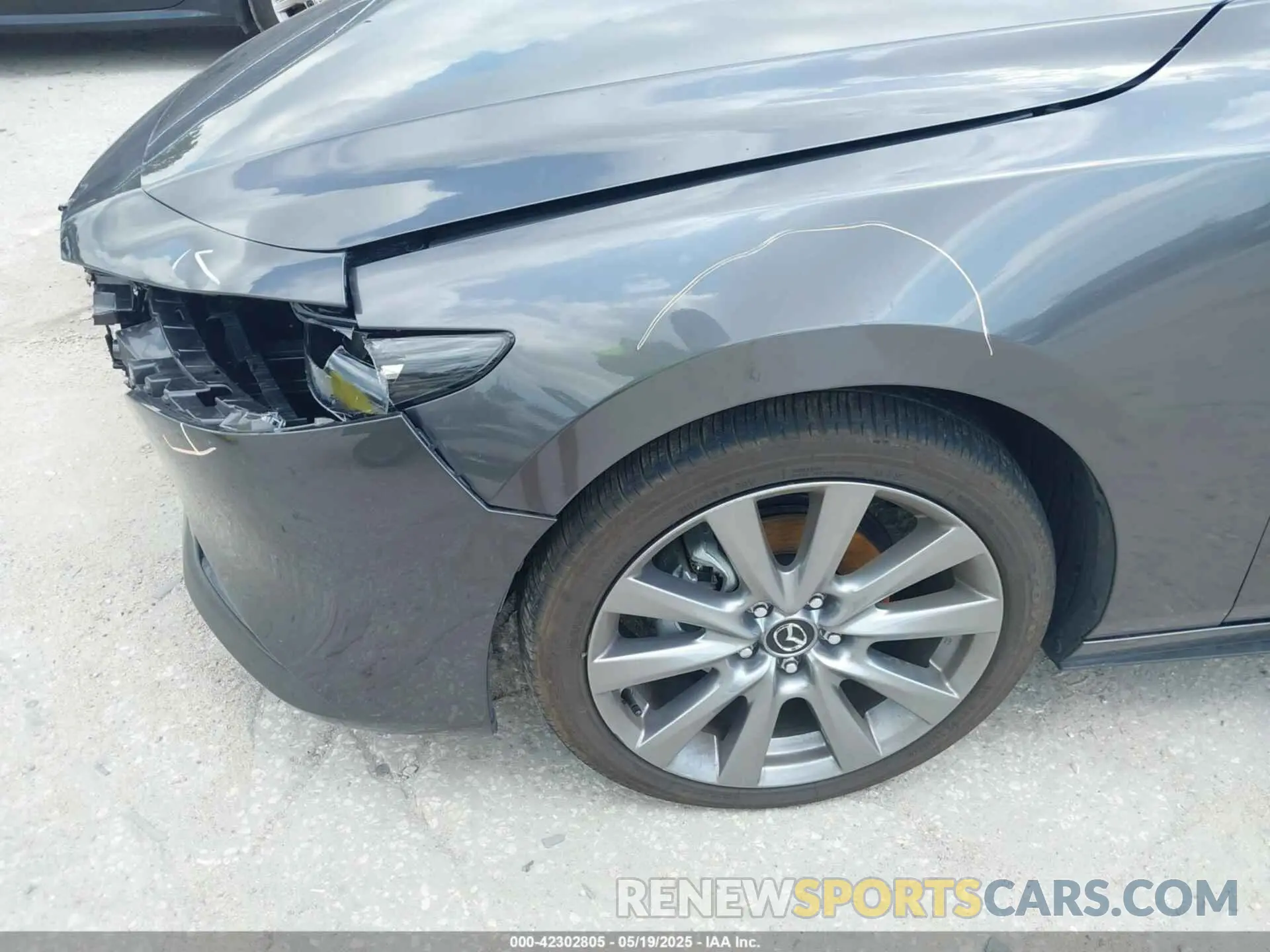 17 Фотография поврежденного автомобиля JM1BPACM5S1762195 MAZDA MAZDA3 2025