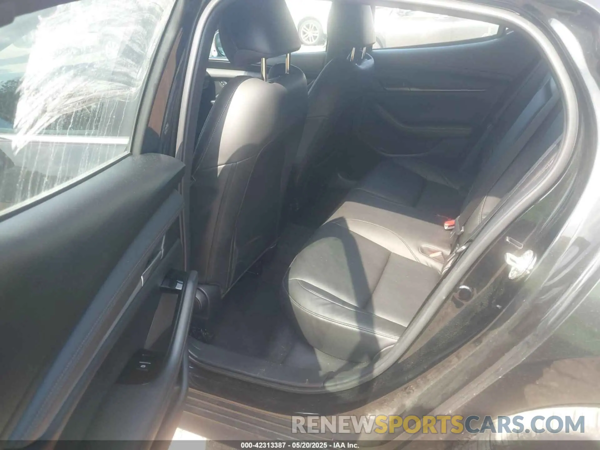 8 Photograph of a damaged car JM1BPAKM8S1752519 MAZDA MAZDA3 2025