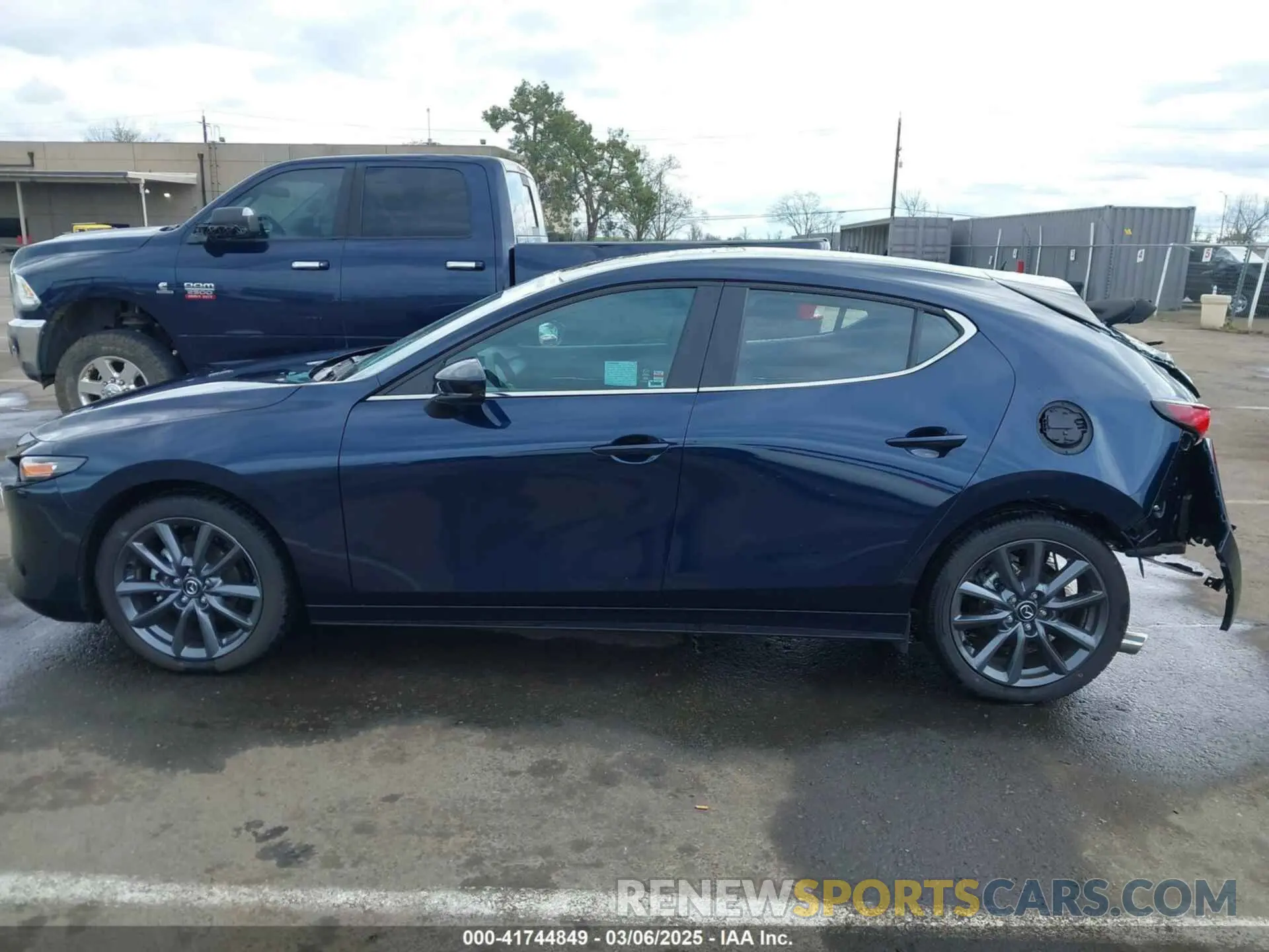 14 Фотография поврежденного автомобиля JM1BPALMXS1757204 MAZDA MAZDA3 2025