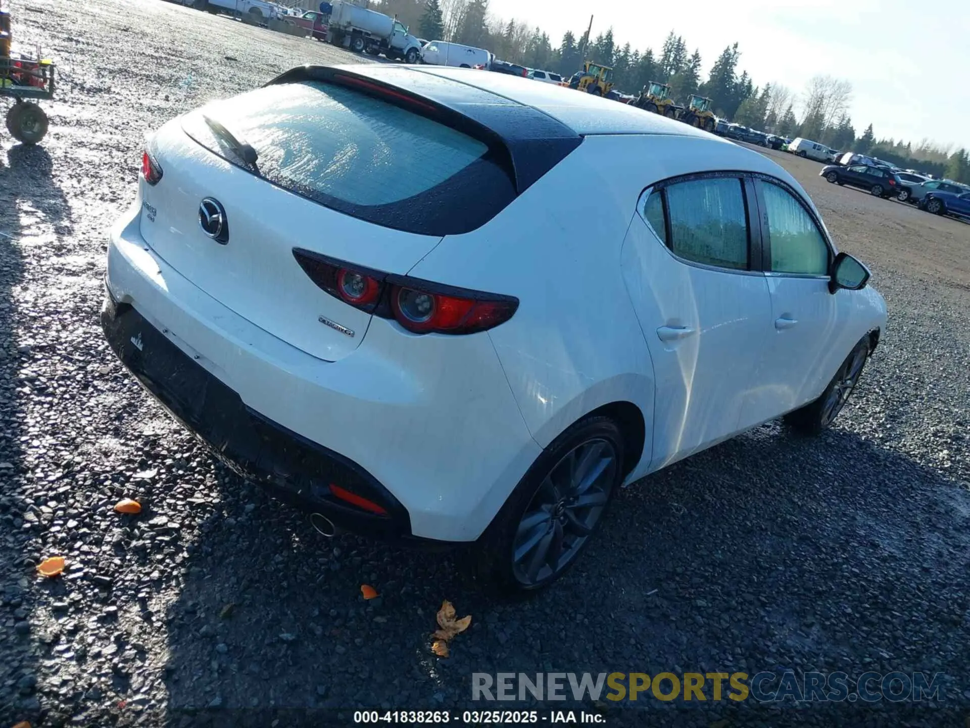 4 Photograph of a damaged car JM1BPBJM6K1124773 MAZDA MAZDA3 HATCHBACK 2019