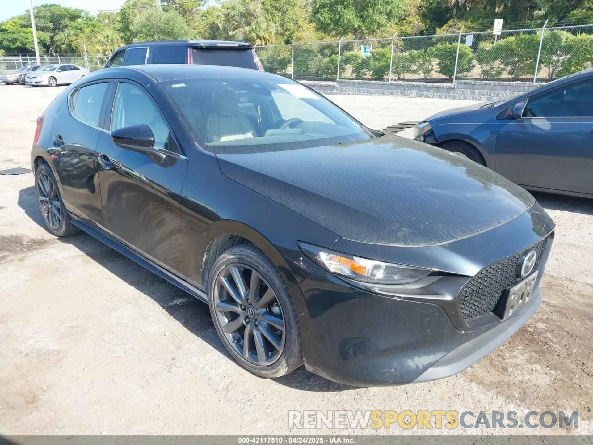 1 Фотография поврежденного автомобиля JM1BPBJM9K1122225 MAZDA MAZDA3 HATCHBACK 2019