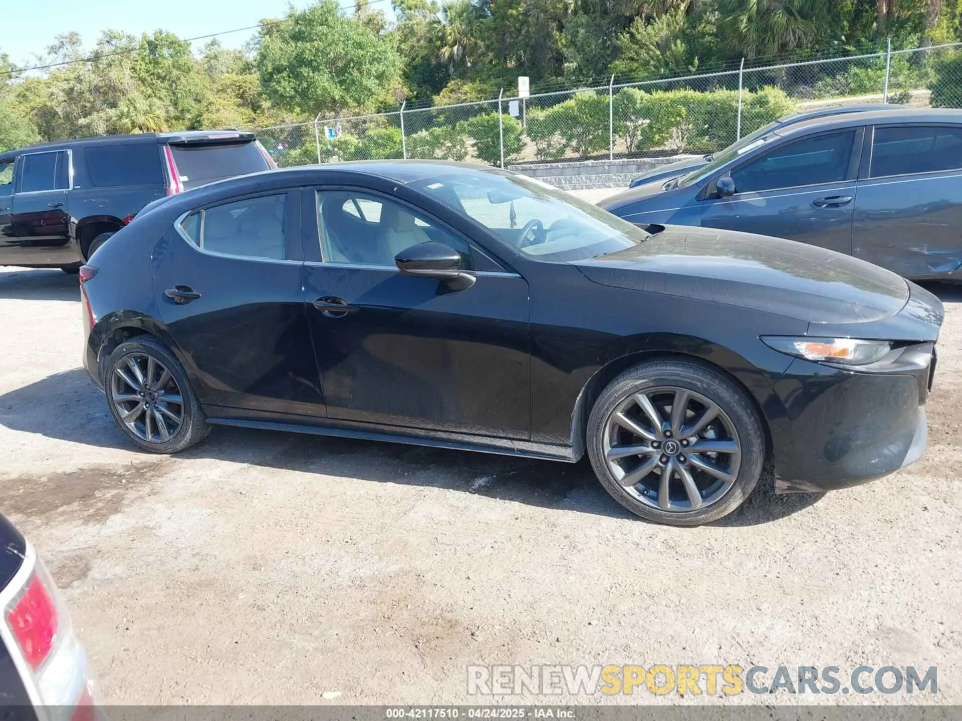 13 Фотография поврежденного автомобиля JM1BPBJM9K1122225 MAZDA MAZDA3 HATCHBACK 2019