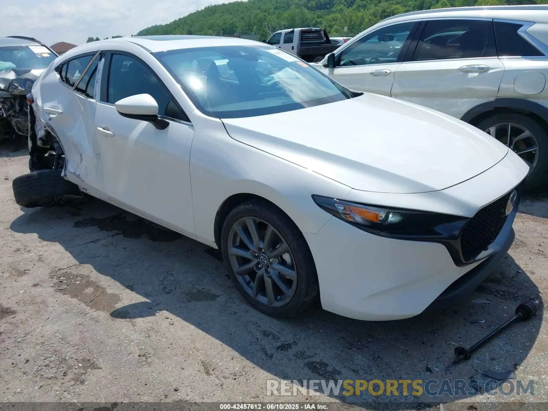 1 Фотография поврежденного автомобиля JM1BPBLL6M1328674 MAZDA MAZDA3 HATCHBACK 2021