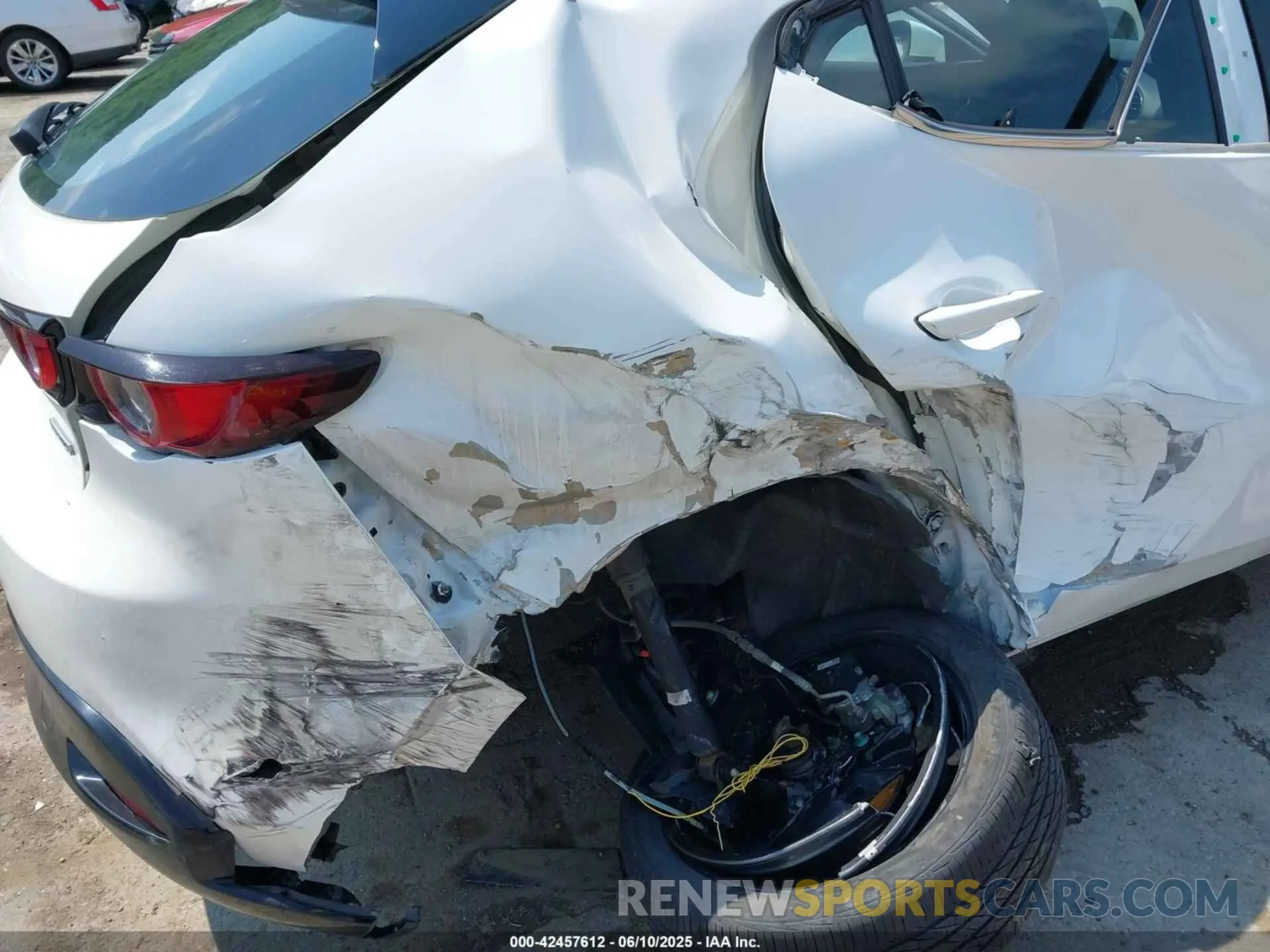 19 Фотография поврежденного автомобиля JM1BPBLL6M1328674 MAZDA MAZDA3 HATCHBACK 2021