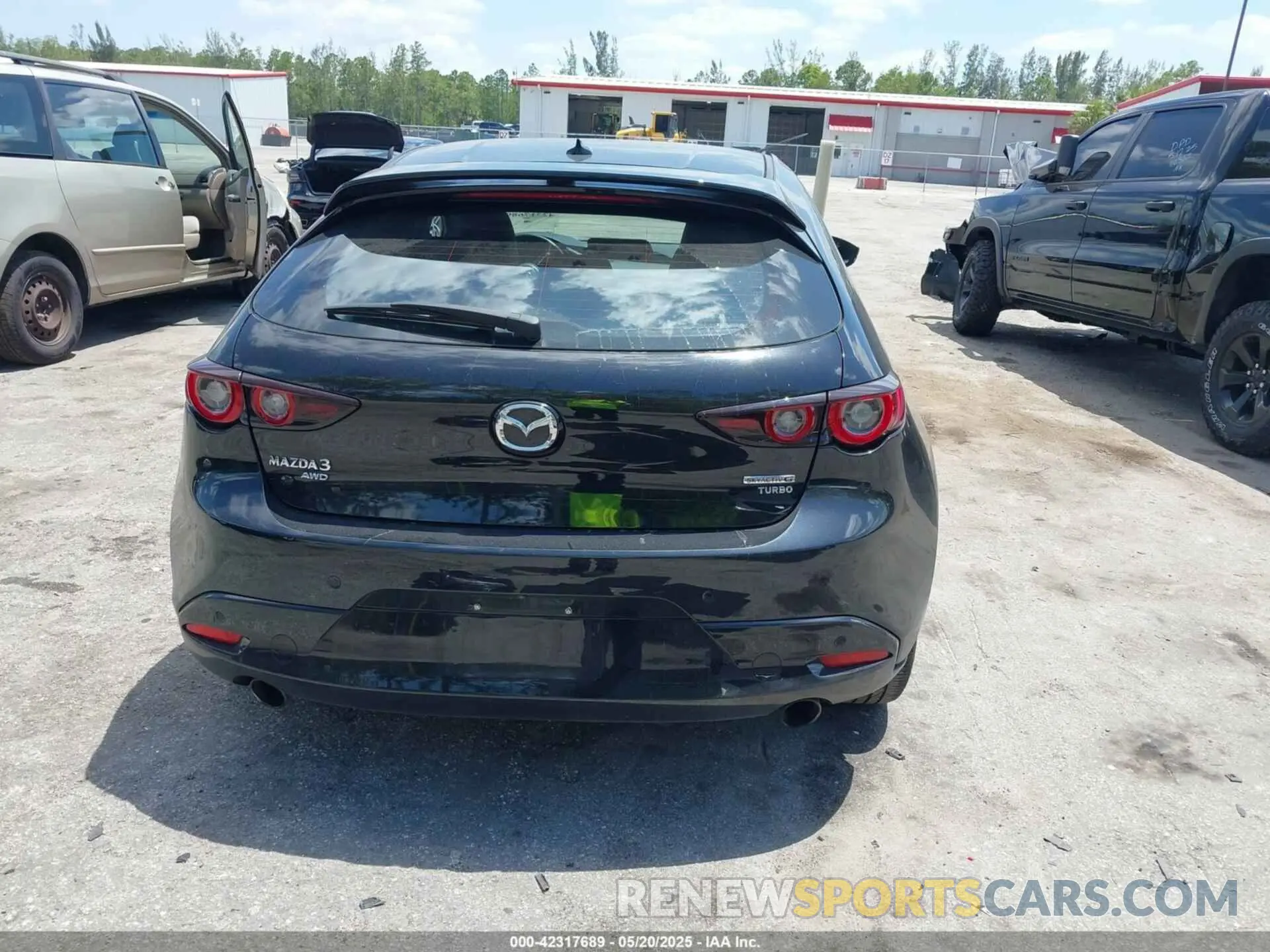 17 Фотография поврежденного автомобиля JM1BPBNY9N1519421 MAZDA MAZDA3 HATCHBACK 2022