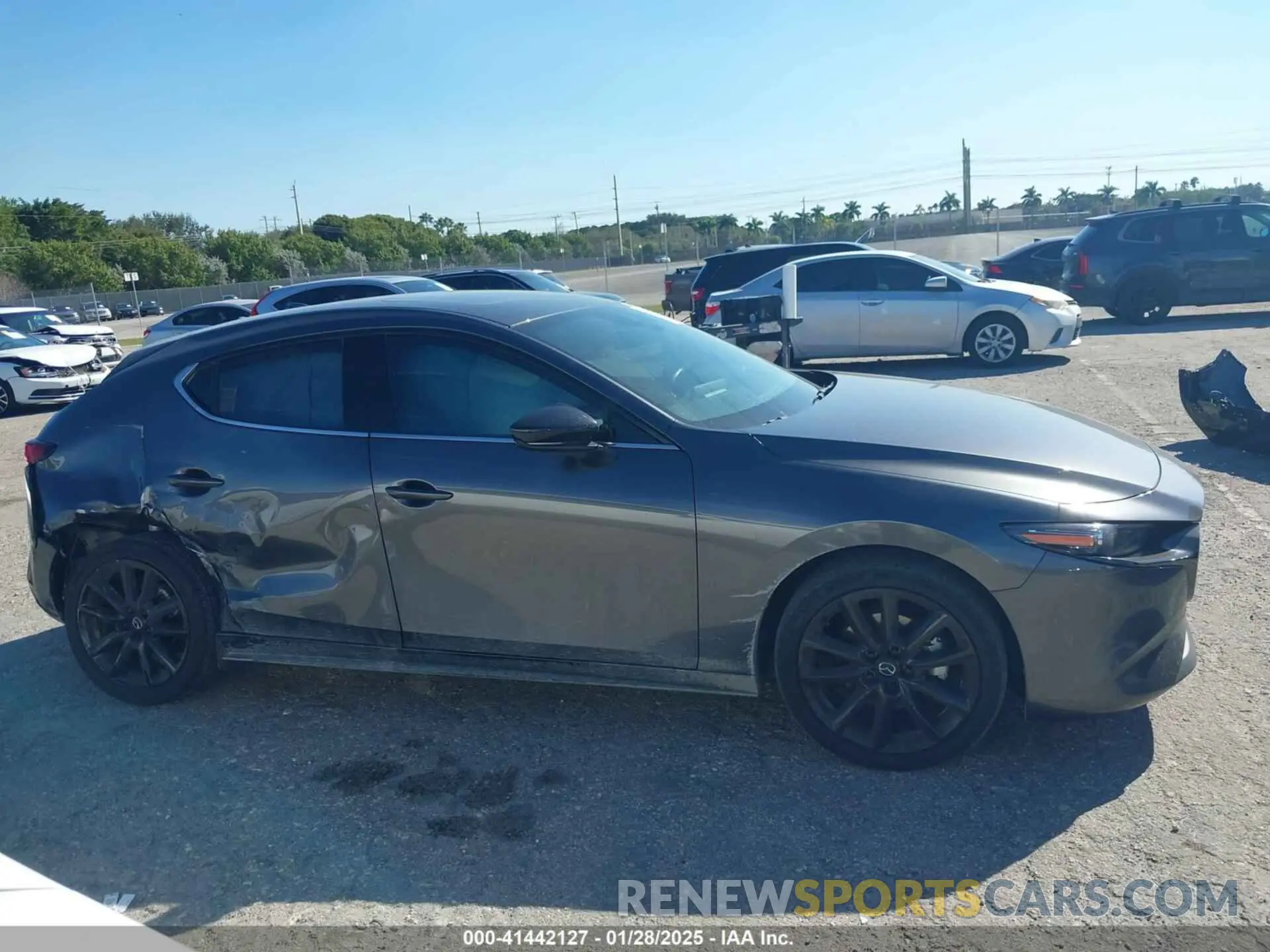 13 Фотография поврежденного автомобиля JM1BPBJY6P1615063 MAZDA MAZDA3 HATCHBACK 2023