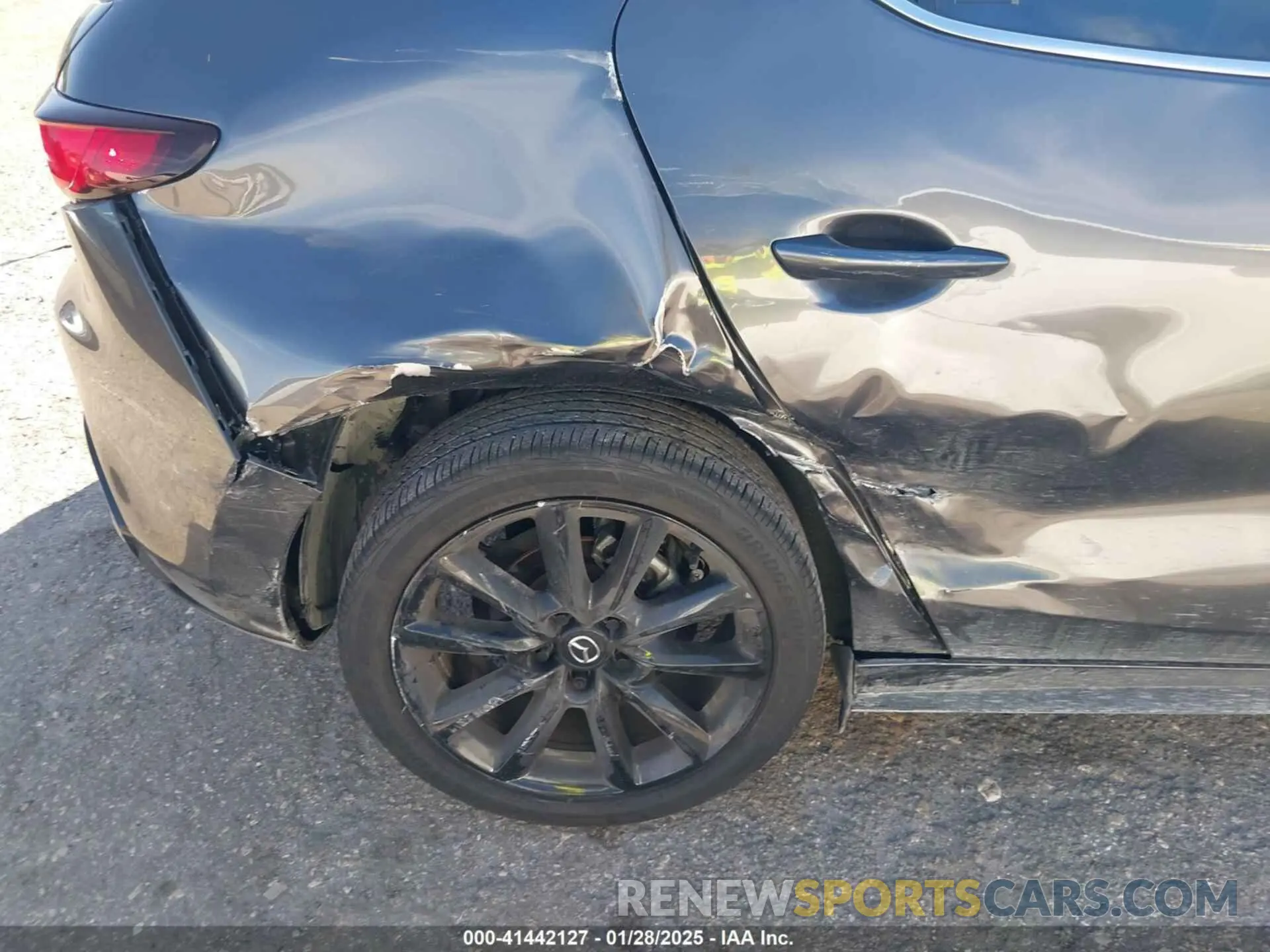 6 Фотография поврежденного автомобиля JM1BPBJY6P1615063 MAZDA MAZDA3 HATCHBACK 2023