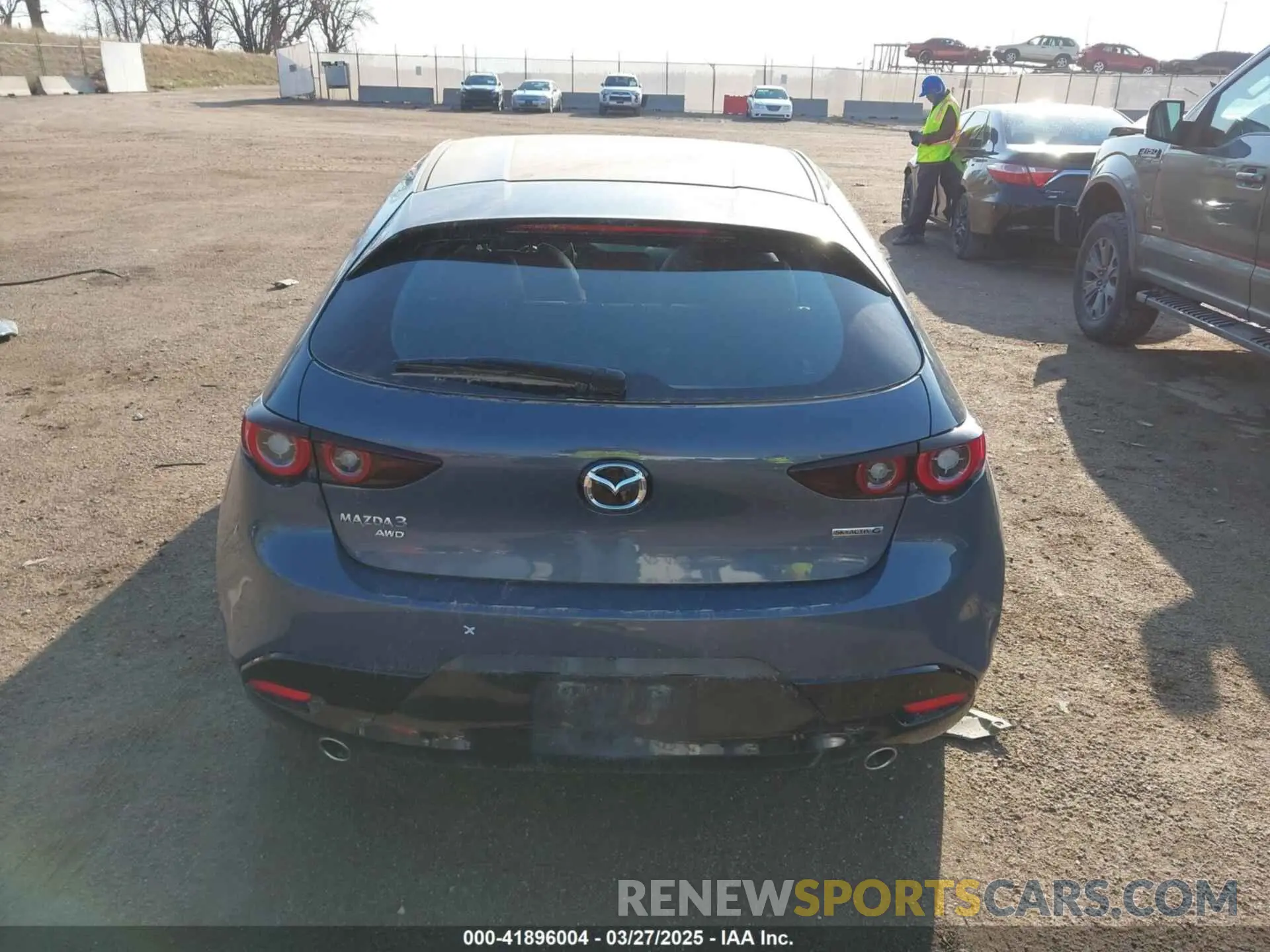 17 Фотография поврежденного автомобиля JM1BPBLM9P1610644 MAZDA MAZDA3 HATCHBACK 2023
