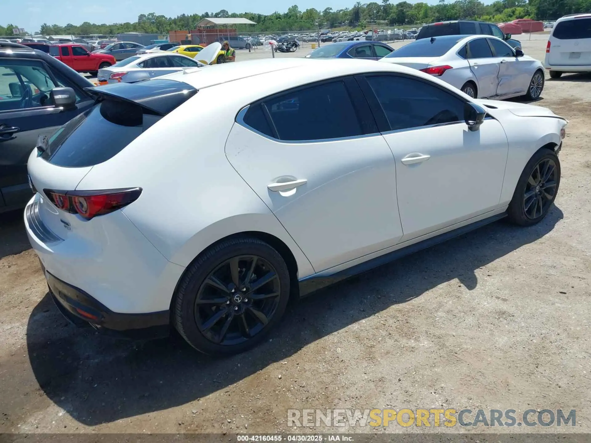 4 Фотография поврежденного автомобиля JM1BPBNY5P1603562 MAZDA MAZDA3 HATCHBACK 2023