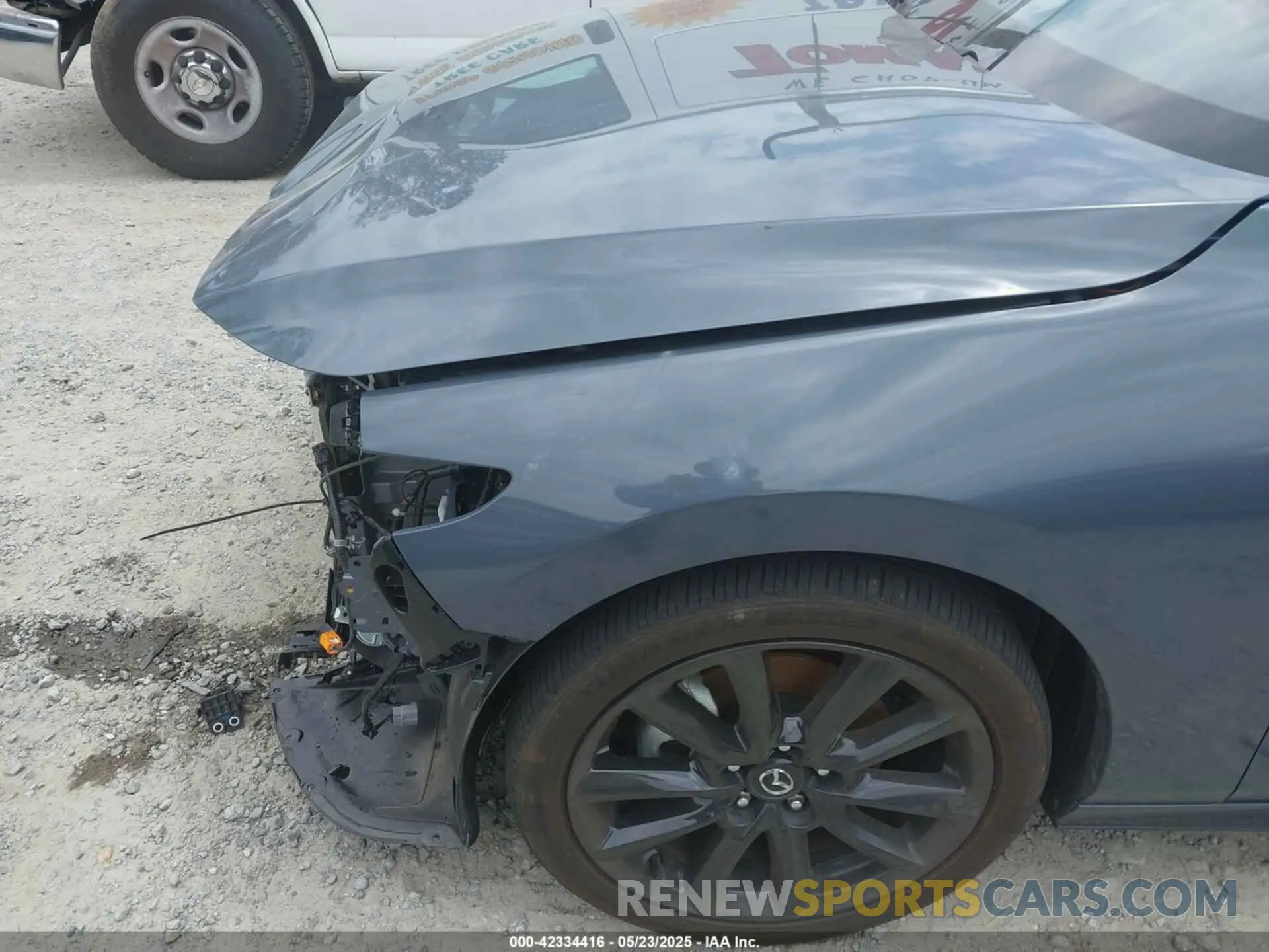 6 Фотография поврежденного автомобиля JM1BPBLM5R1709609 MAZDA MAZDA3 HATCHBACK 2024