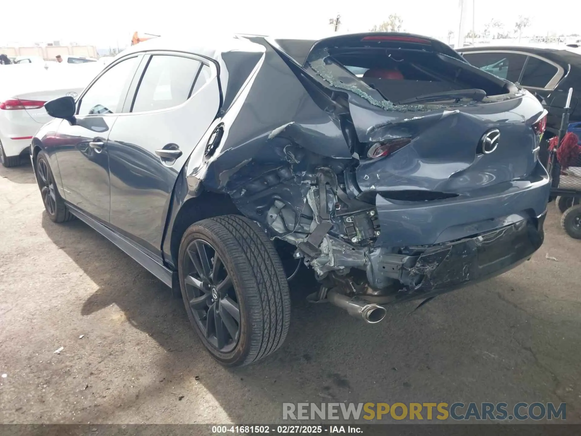 3 Photograph of a damaged car JM1BPBLMXR1652534 MAZDA MAZDA3 HATCHBACK 2024