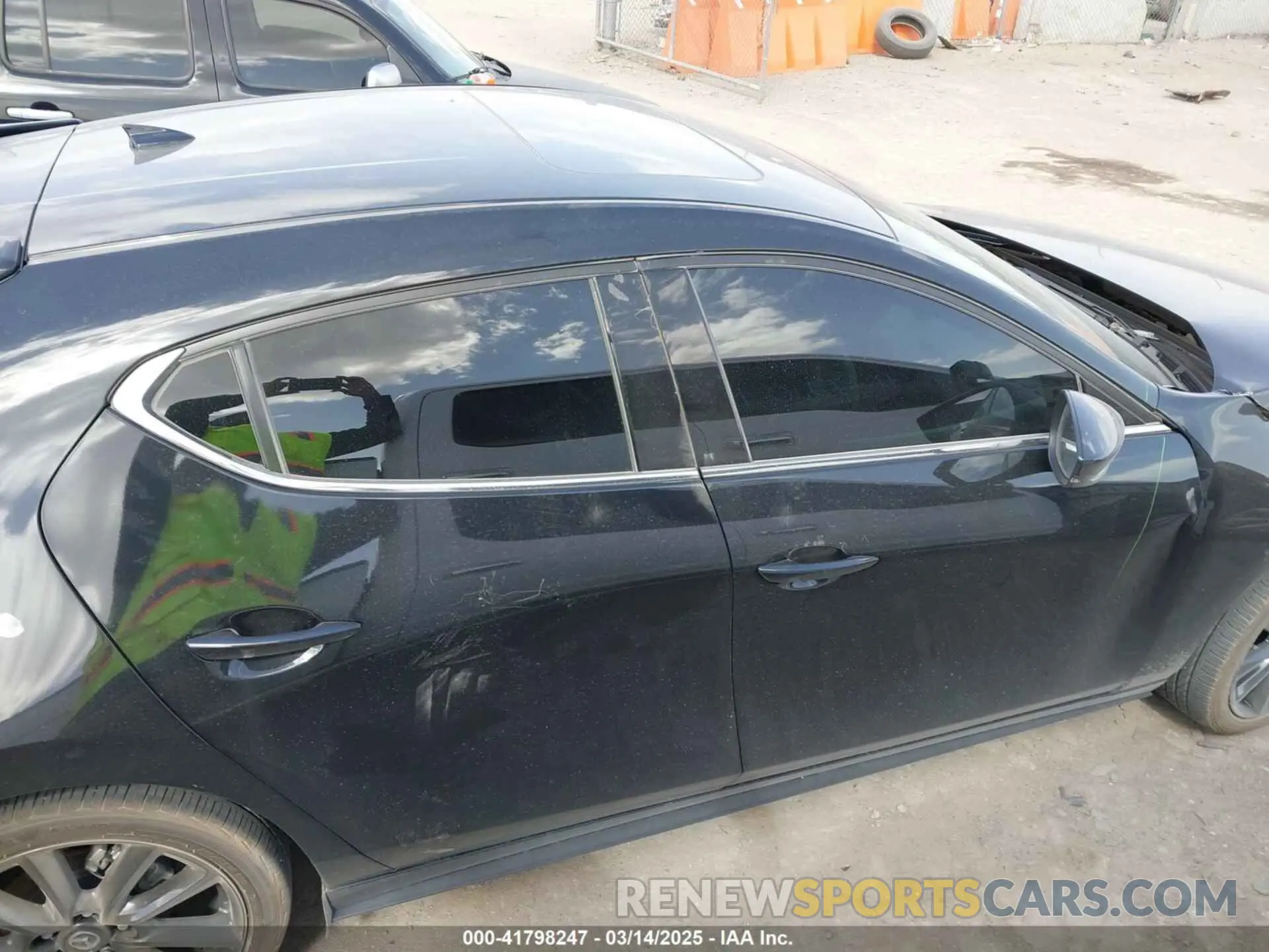 13 Фотография поврежденного автомобиля JM1BPBNY6R1702023 MAZDA MAZDA3 HATCHBACK 2024