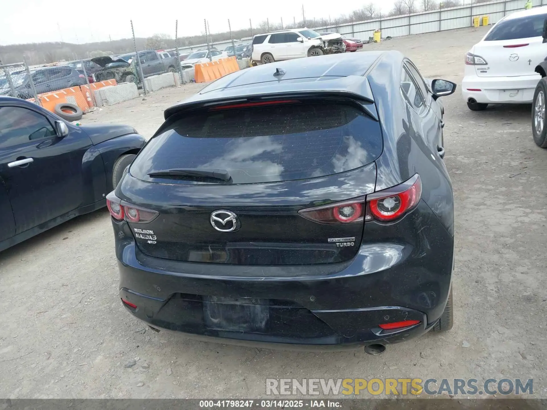 16 Фотография поврежденного автомобиля JM1BPBNY6R1702023 MAZDA MAZDA3 HATCHBACK 2024
