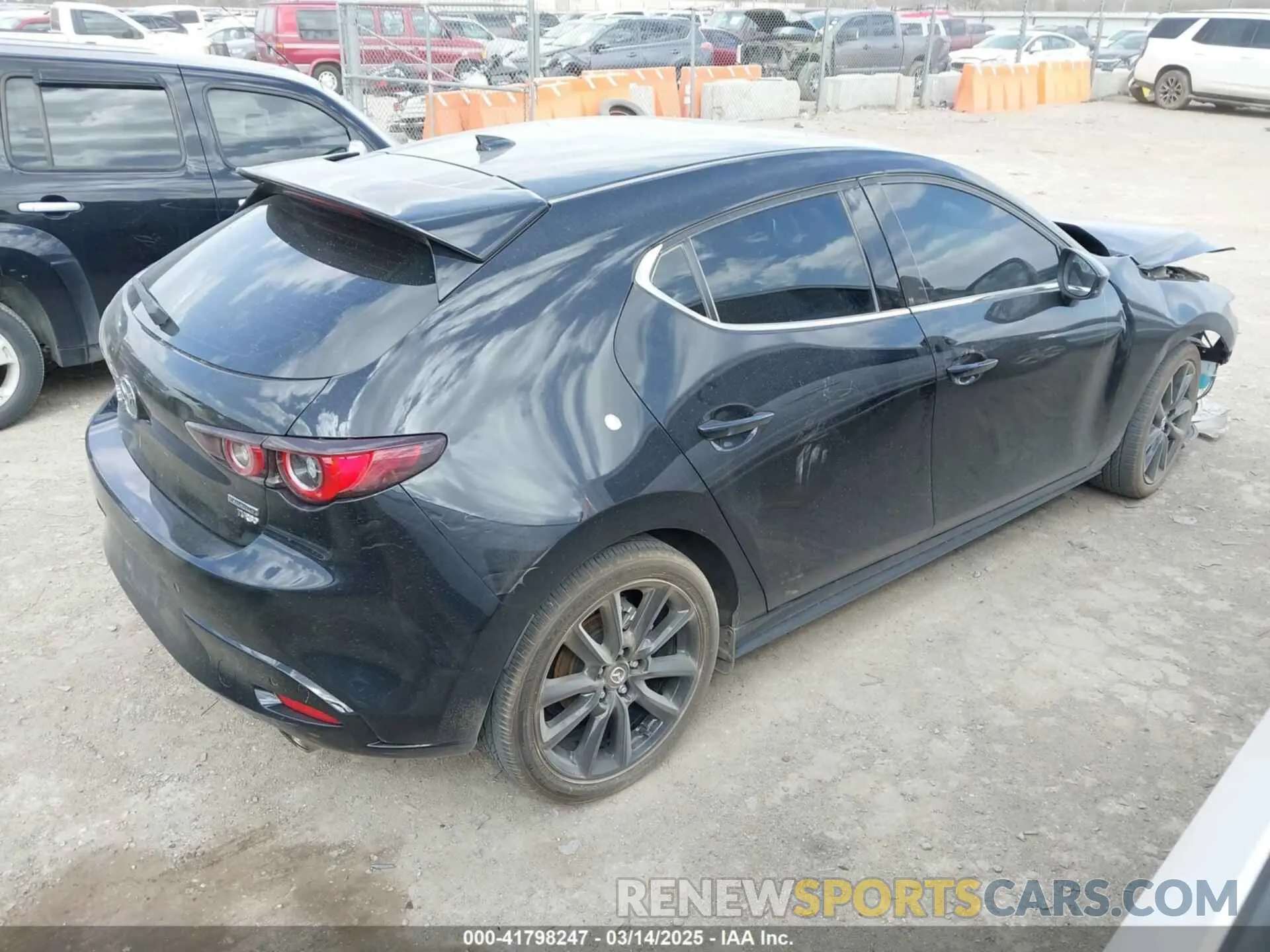 4 Фотография поврежденного автомобиля JM1BPBNY6R1702023 MAZDA MAZDA3 HATCHBACK 2024