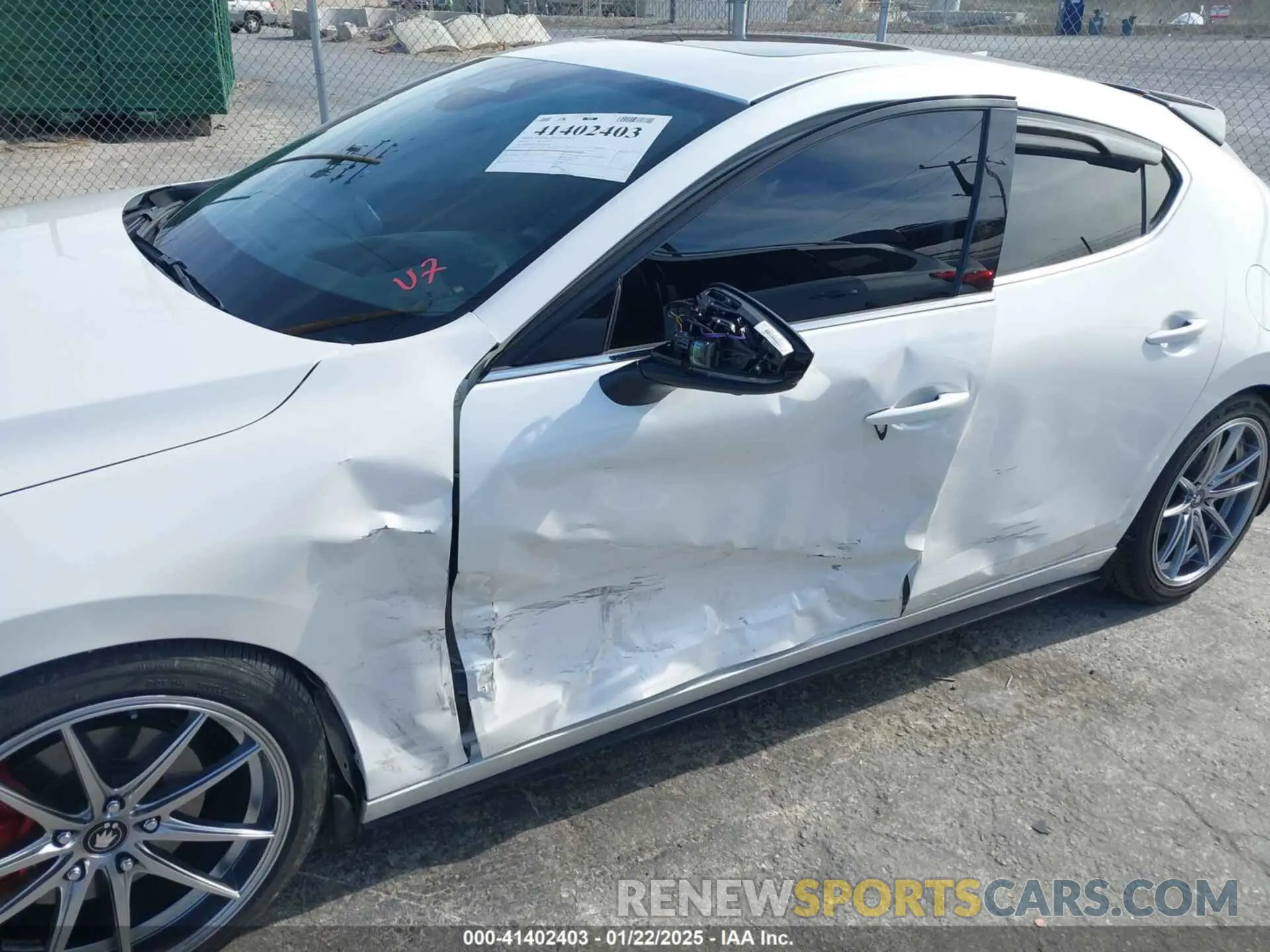 6 Фотография поврежденного автомобиля JM1BPBNY7R1718702 MAZDA MAZDA3 HATCHBACK 2024