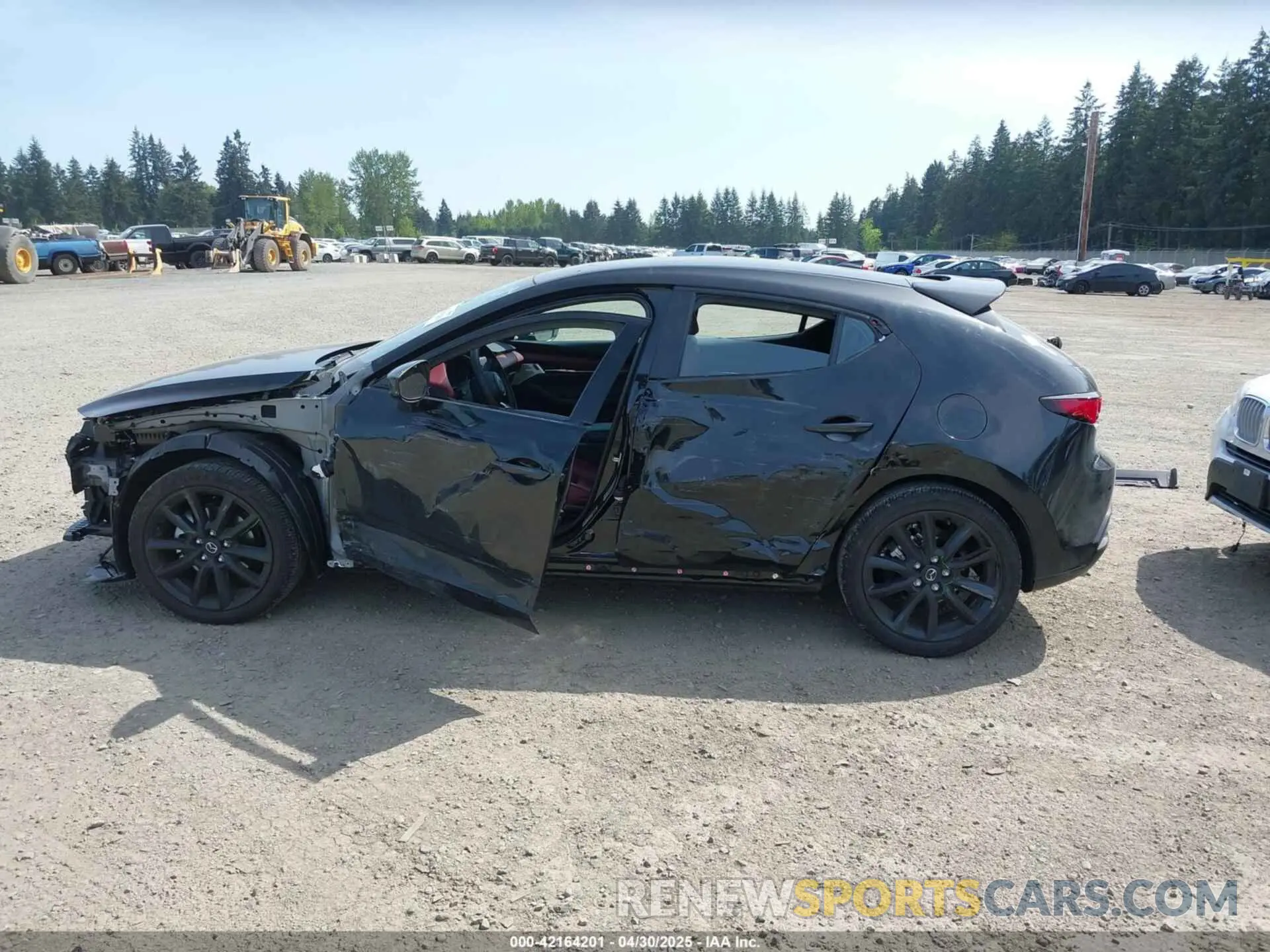 15 Фотография поврежденного автомобиля JM1BPBNYXR1710190 MAZDA MAZDA3 HATCHBACK 2024