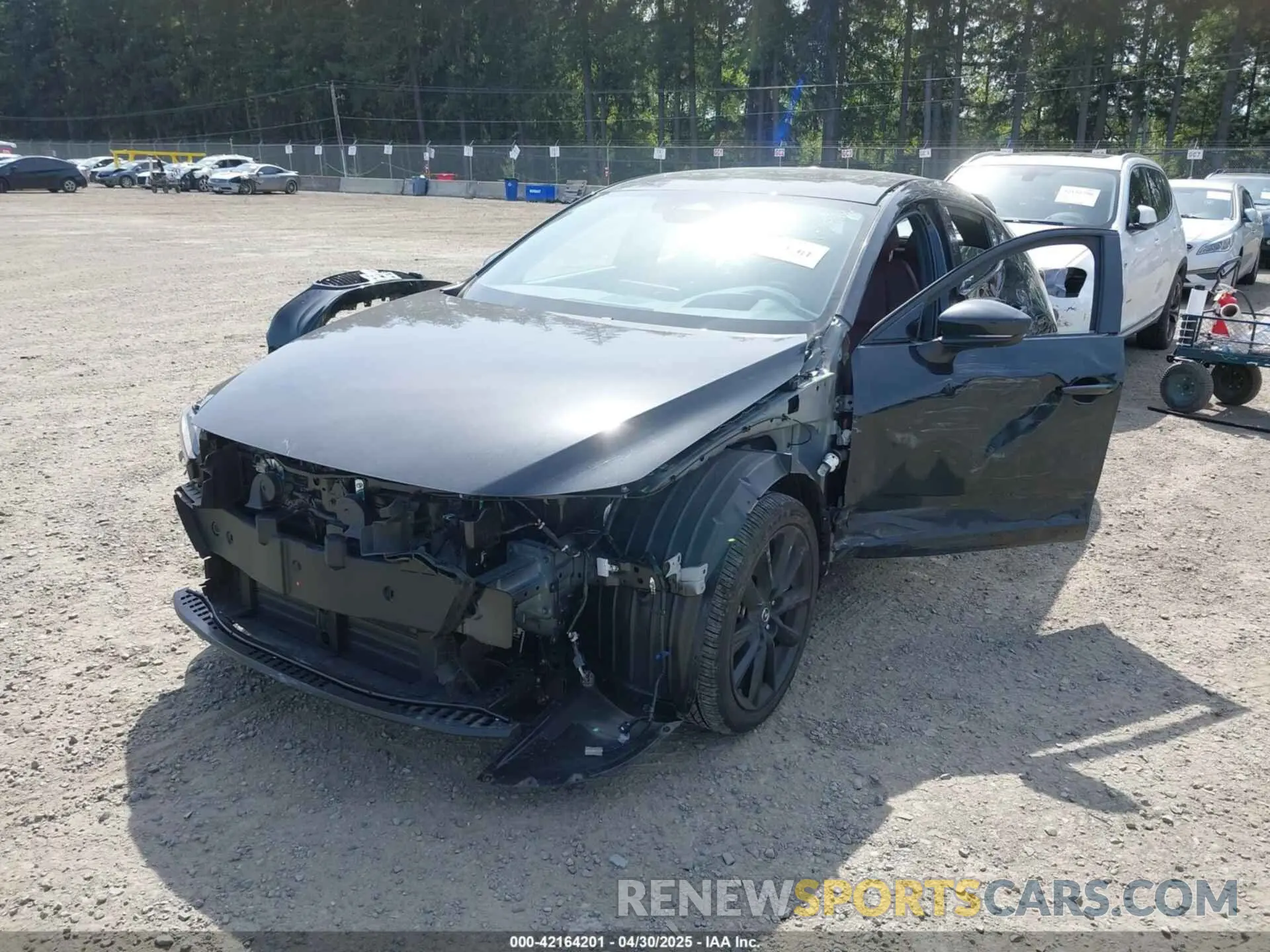 2 Фотография поврежденного автомобиля JM1BPBNYXR1710190 MAZDA MAZDA3 HATCHBACK 2024