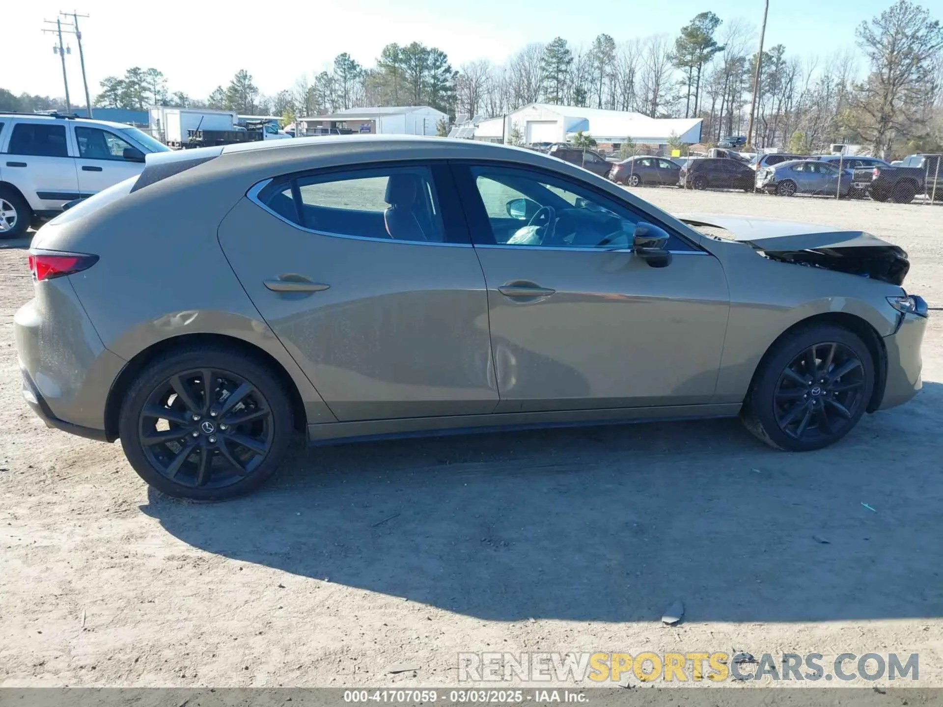 13 Фотография поврежденного автомобиля JM1BPBYY8R1707218 MAZDA MAZDA3 HATCHBACK 2024