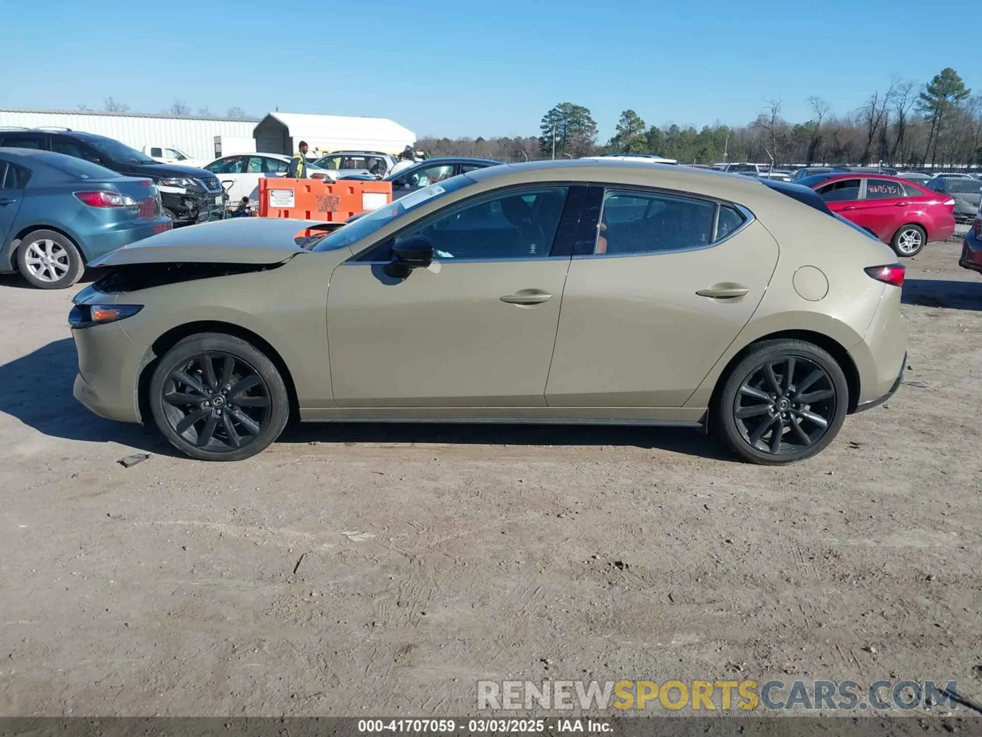14 Фотография поврежденного автомобиля JM1BPBYY8R1707218 MAZDA MAZDA3 HATCHBACK 2024