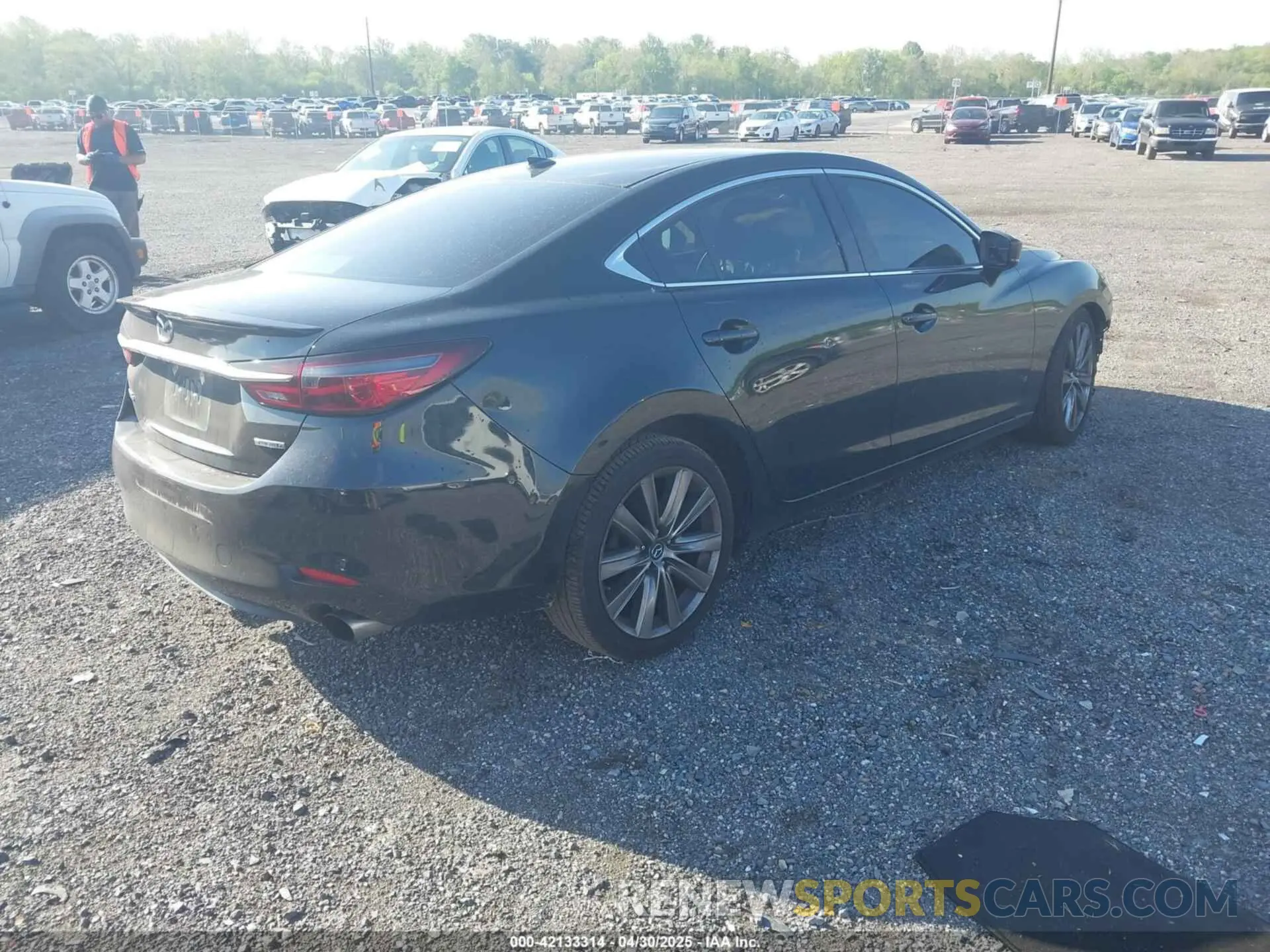 4 Фотография поврежденного автомобиля JM1GL1WY5K1508499 MAZDA MAZDA6 2019