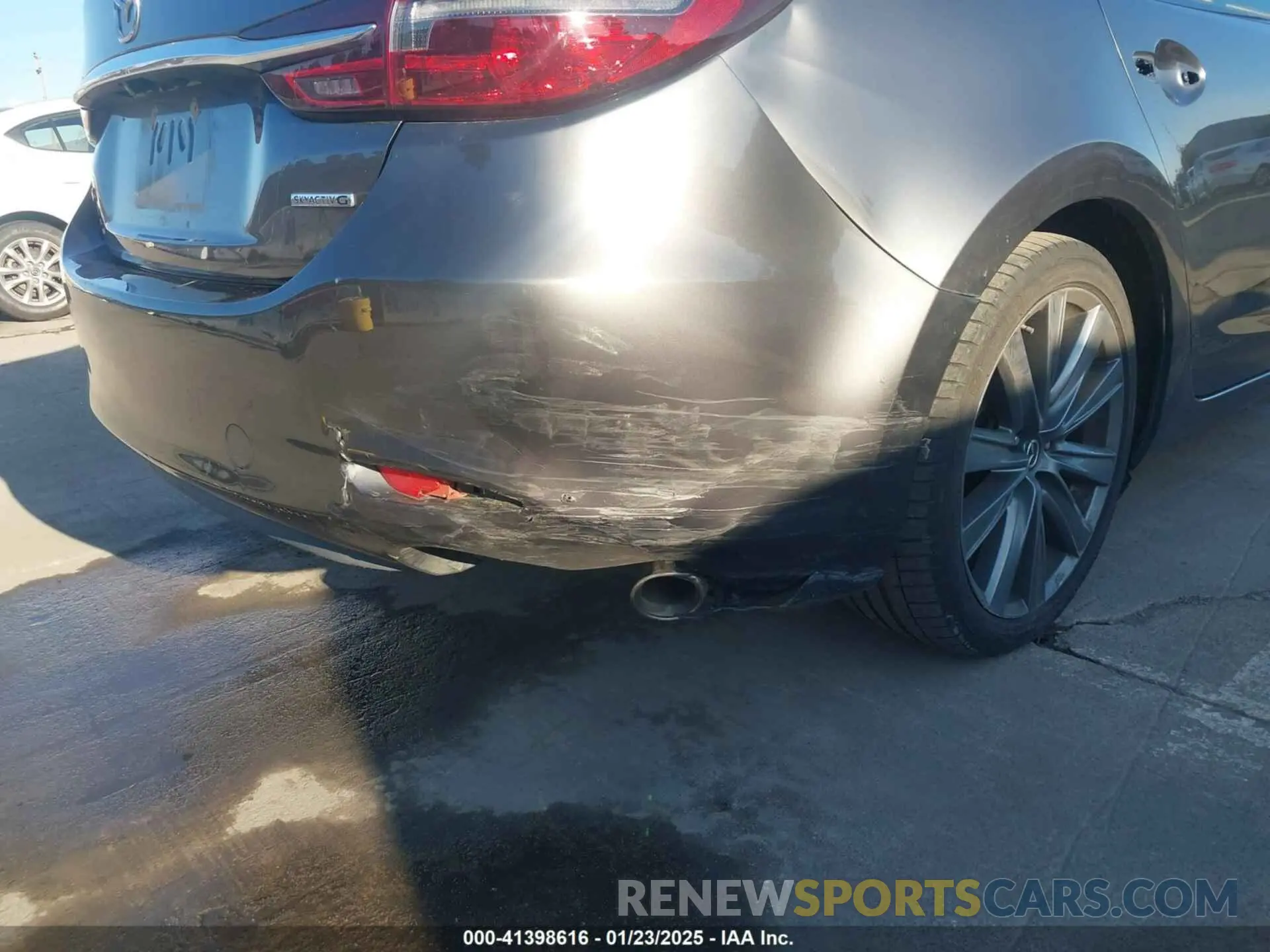 18 Фотография поврежденного автомобиля JM1GL1VM6L1524906 MAZDA MAZDA6 2020