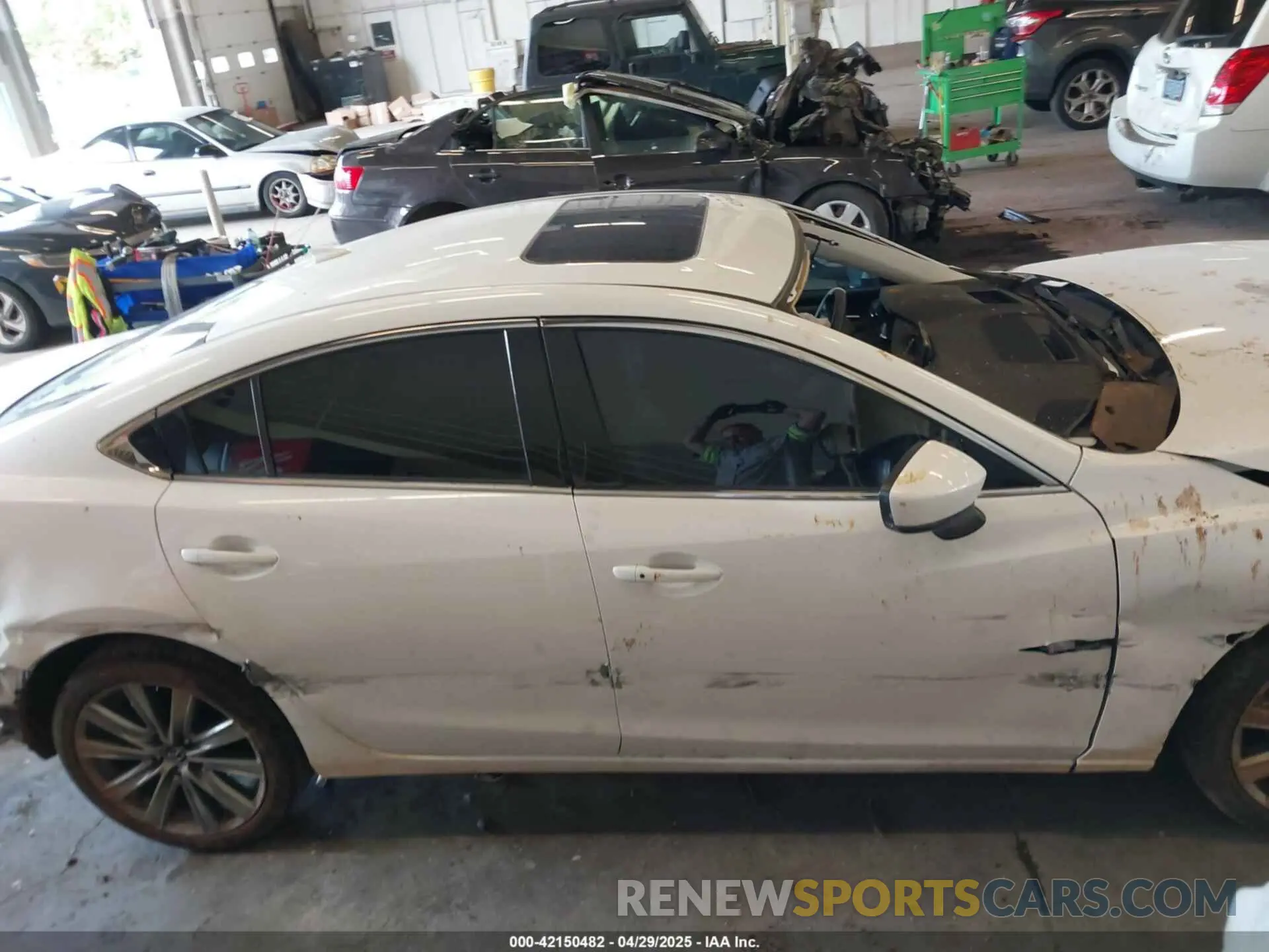 13 Фотография поврежденного автомобиля JM1GL1WY7L1520977 MAZDA MAZDA6 2020