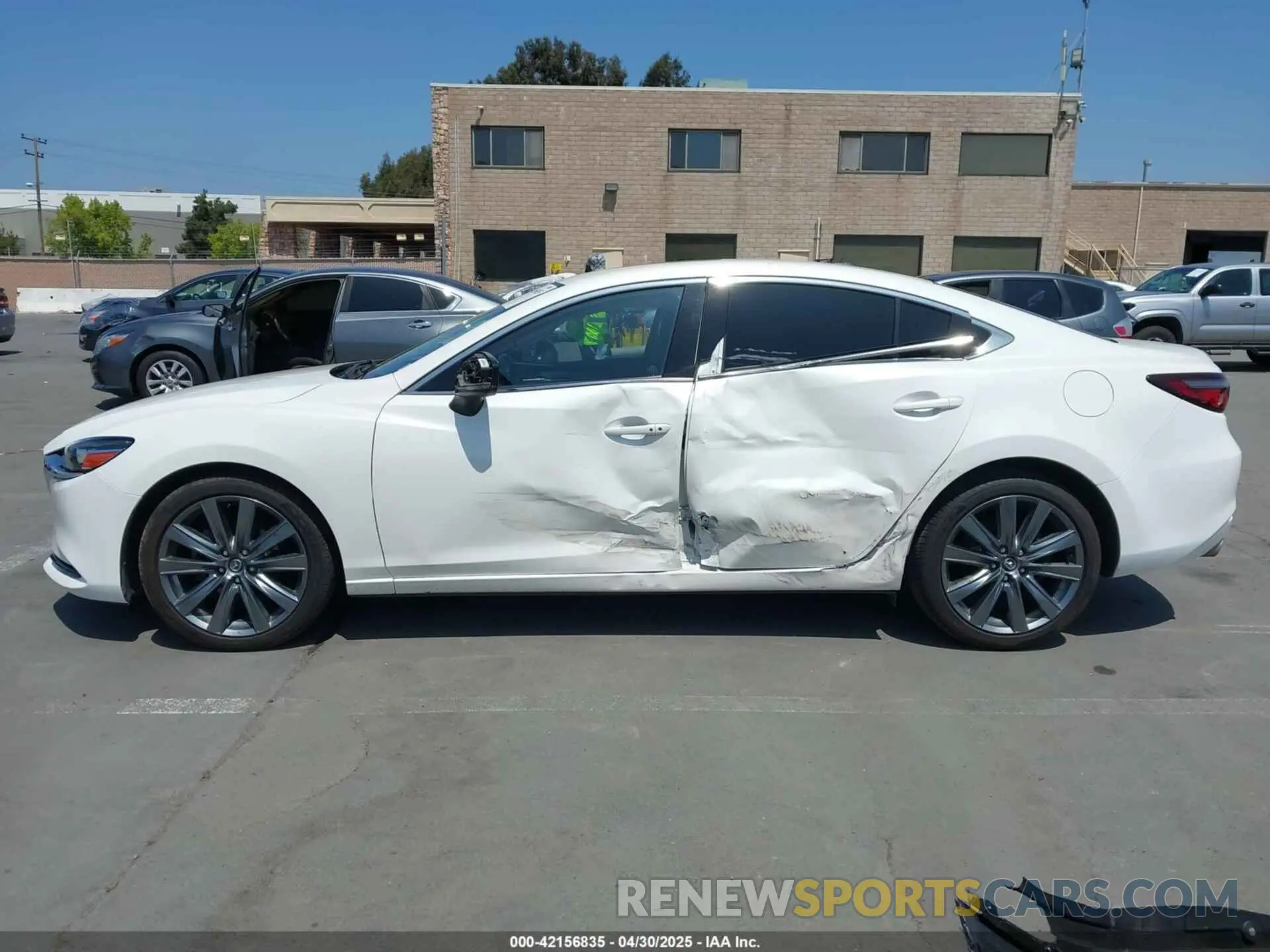15 Фотография поврежденного автомобиля JM1GL1VM6M1600318 MAZDA MAZDA6 2021