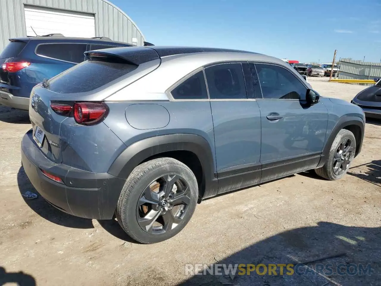 3 Фотография поврежденного автомобиля JM1DRADB9N0100579 MAZDA MX-30 PREM 2022