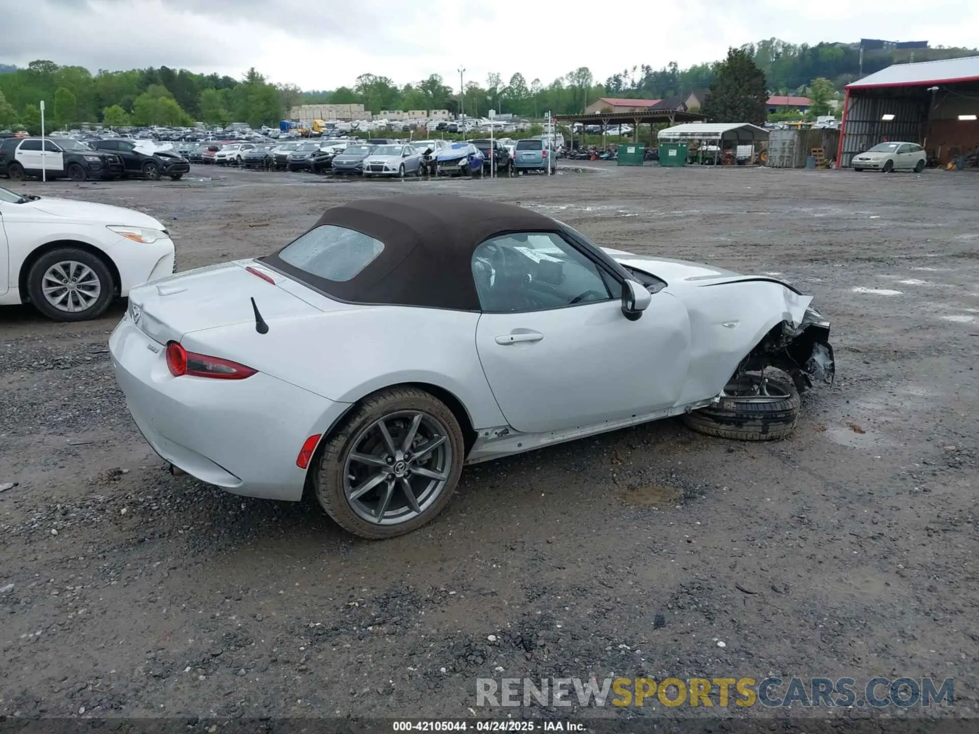 4 Фотография поврежденного автомобиля JM1NDAD77K0304999 MAZDA MX-5 MIATA 2019