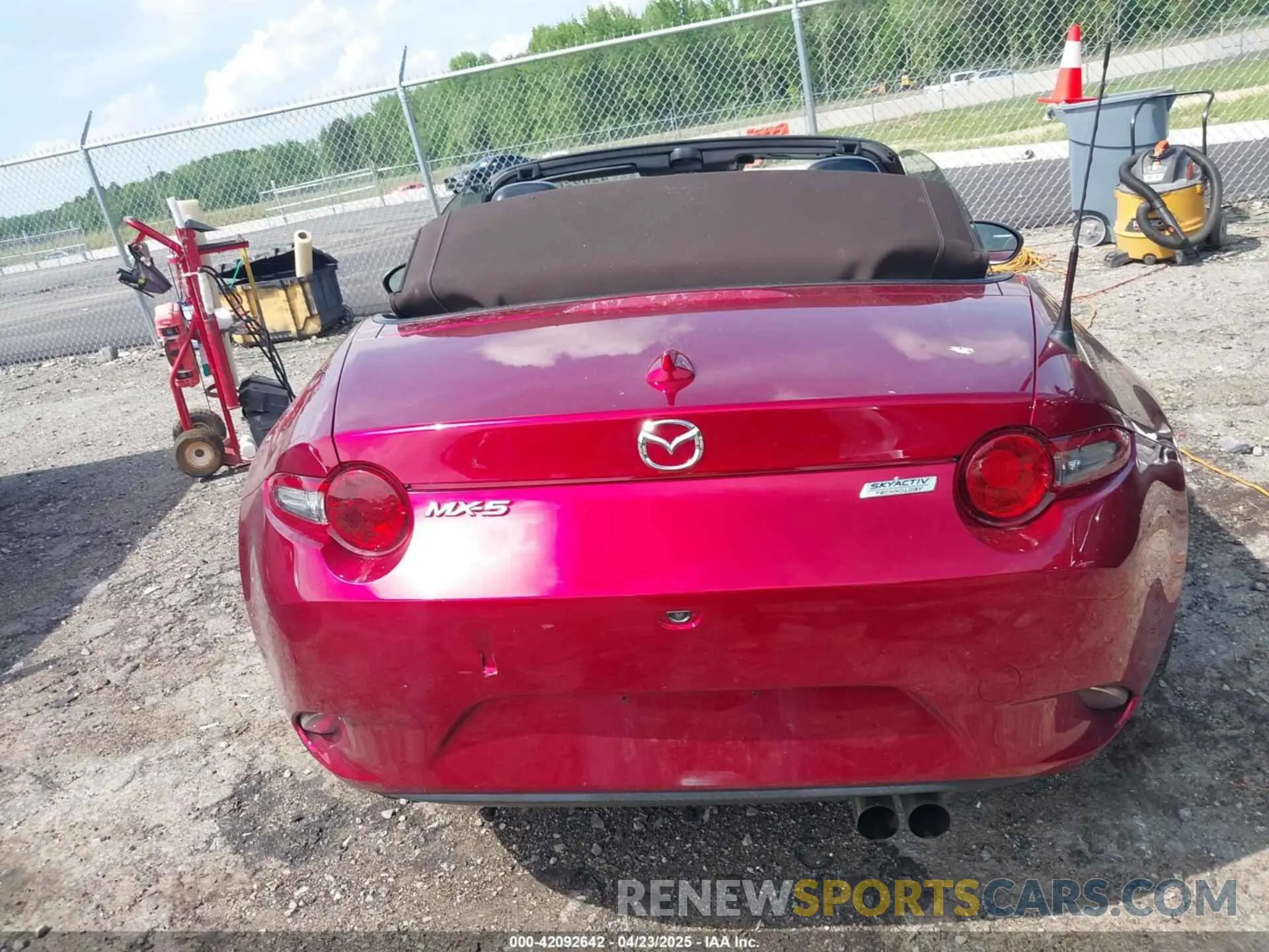 16 Photograph of a damaged car JM1NDAD7XK0306505 MAZDA MX-5 MIATA 2019