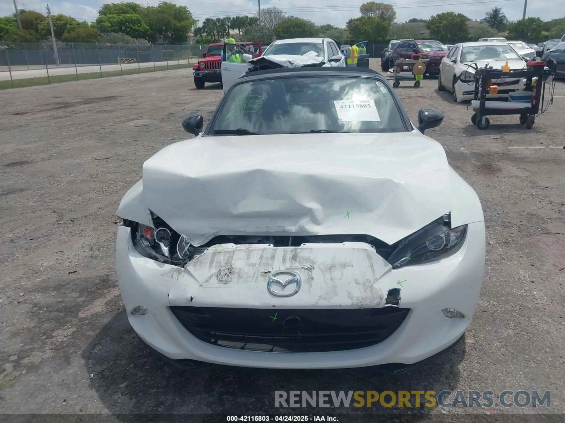 13 Фотография поврежденного автомобиля JM1NDAB7XL0417995 MAZDA MX-5 MIATA 2020