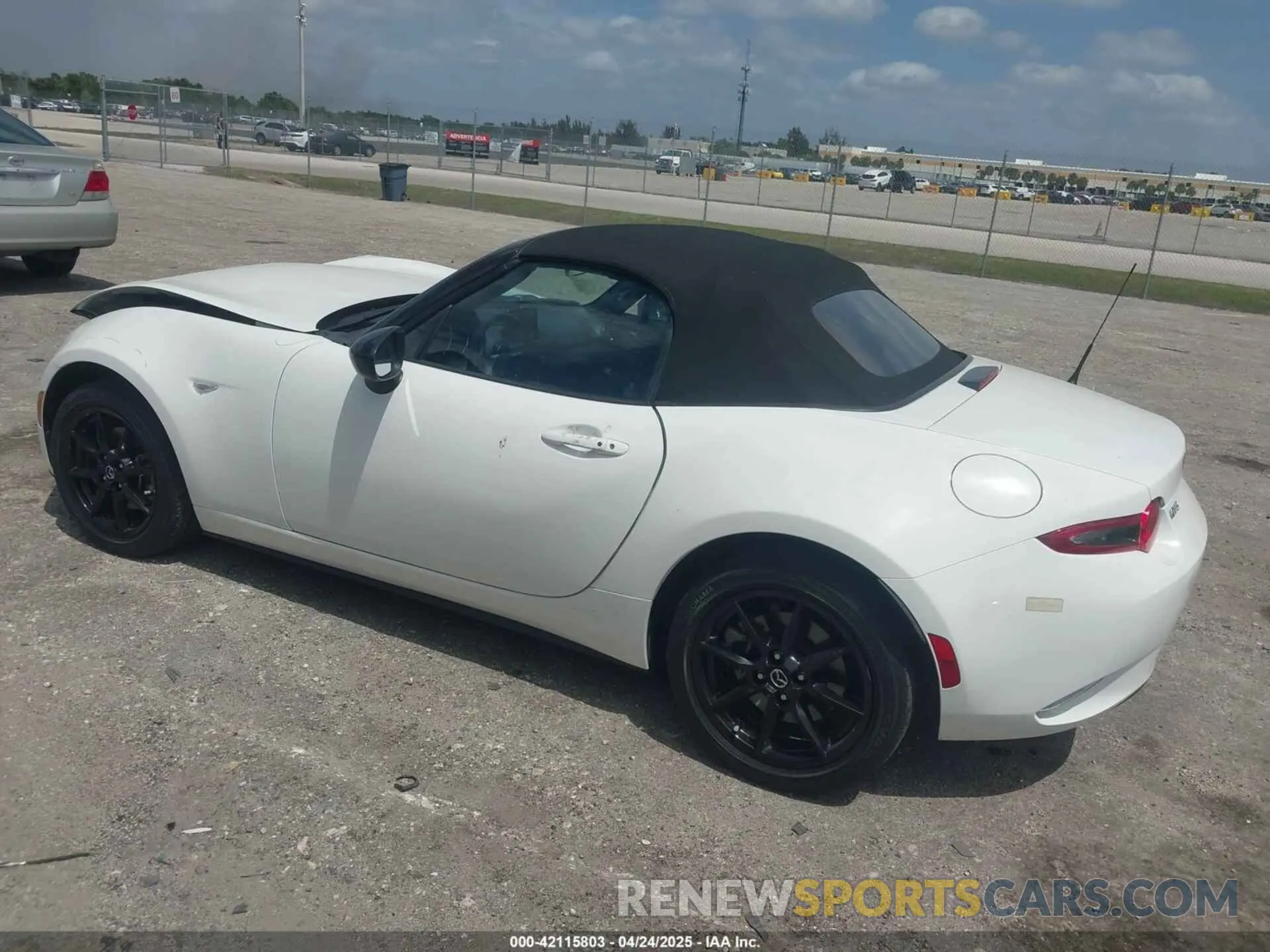 3 Фотография поврежденного автомобиля JM1NDAB7XL0417995 MAZDA MX-5 MIATA 2020