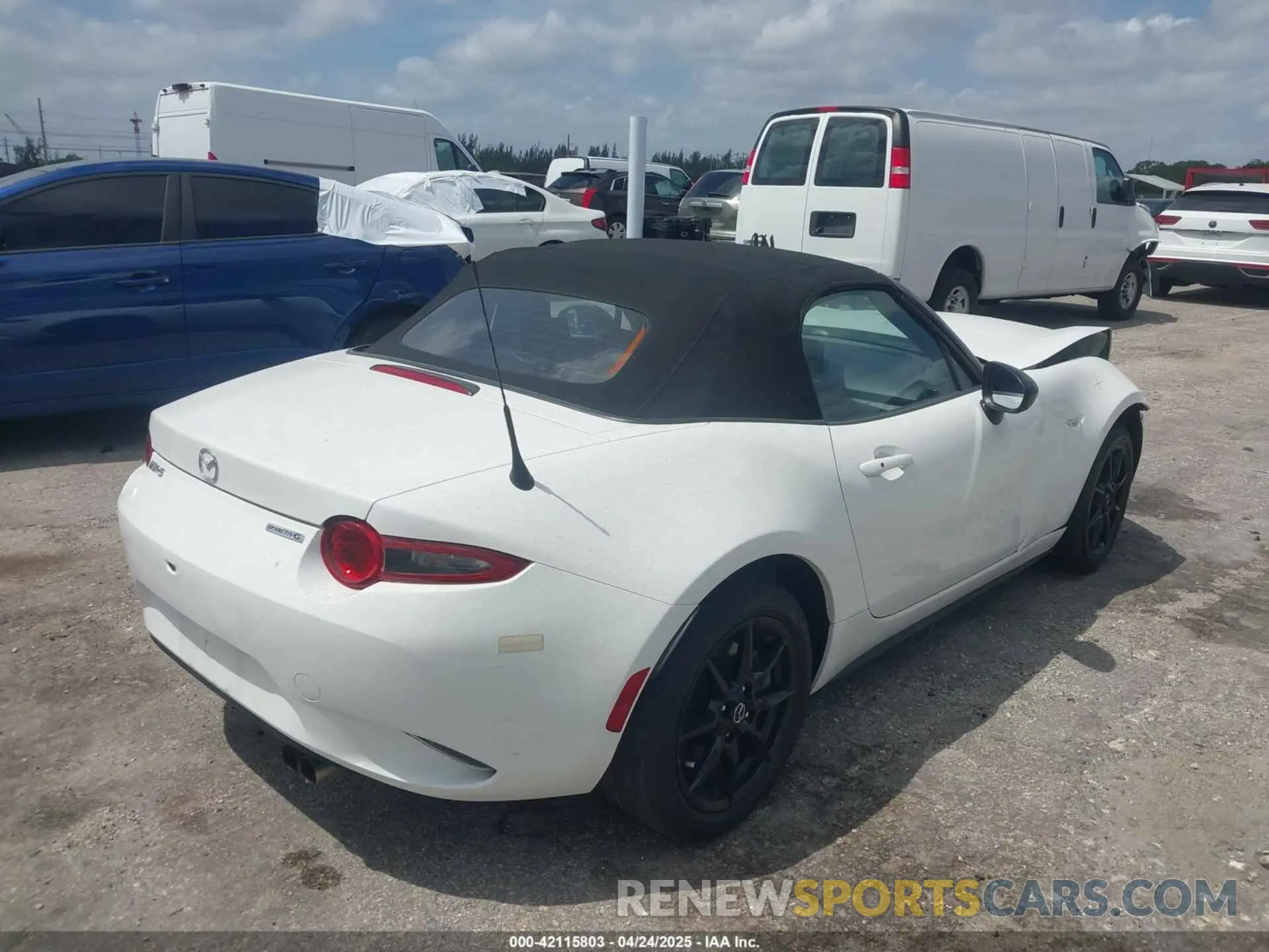 4 Фотография поврежденного автомобиля JM1NDAB7XL0417995 MAZDA MX-5 MIATA 2020