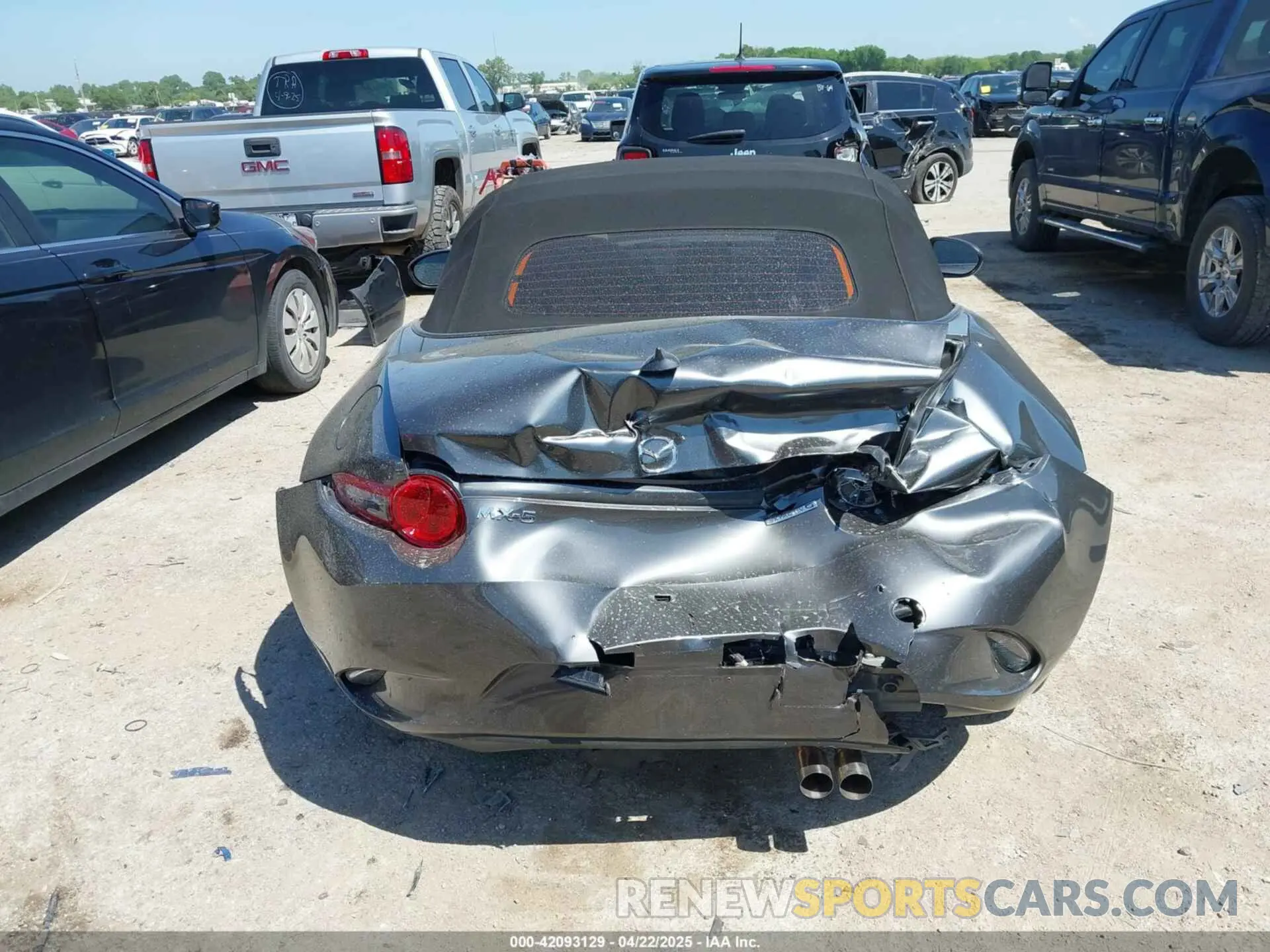 16 Фотография поврежденного автомобиля JM1NDAD70L0414326 MAZDA MX-5 MIATA 2020