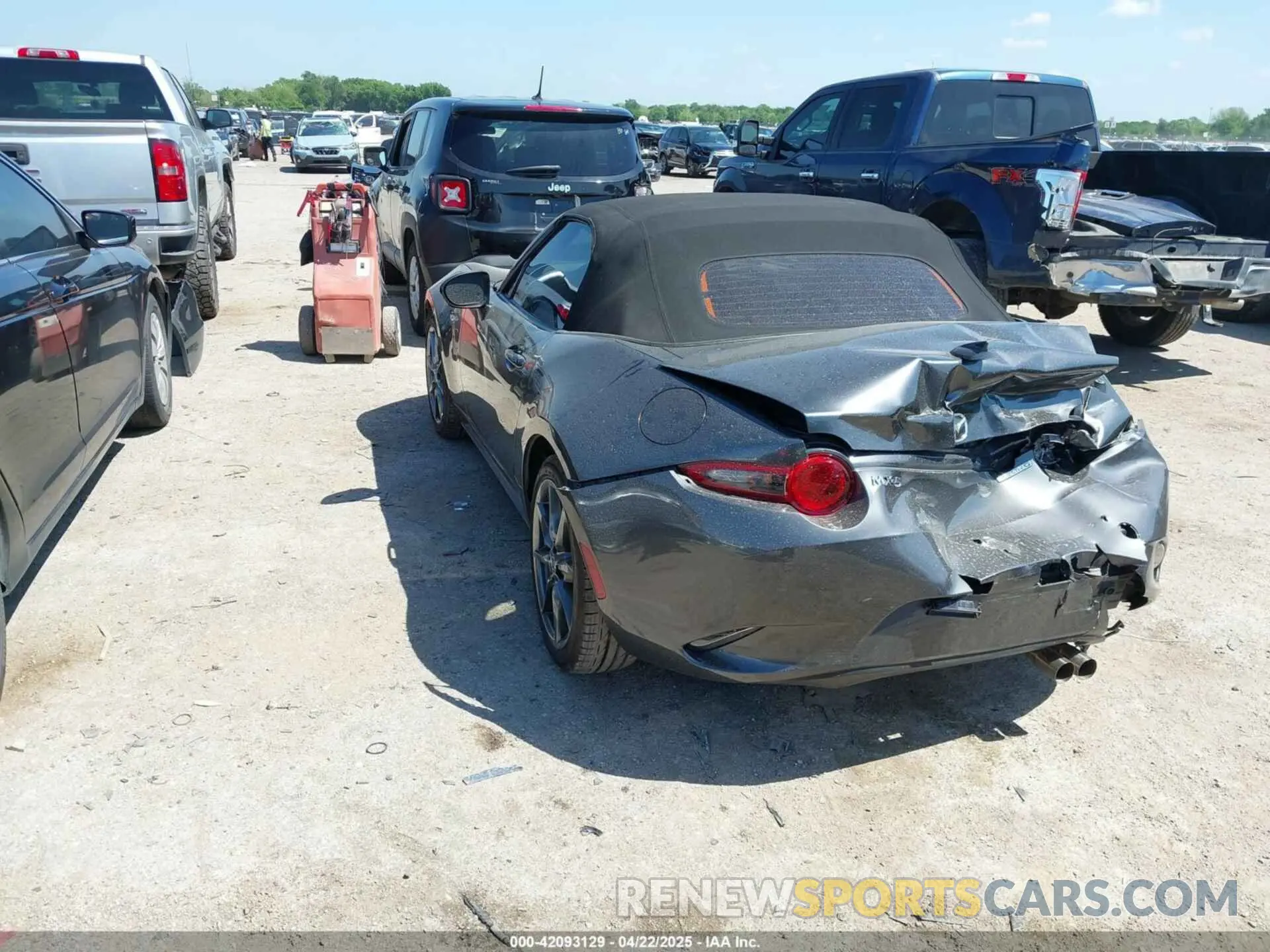 3 Фотография поврежденного автомобиля JM1NDAD70L0414326 MAZDA MX-5 MIATA 2020