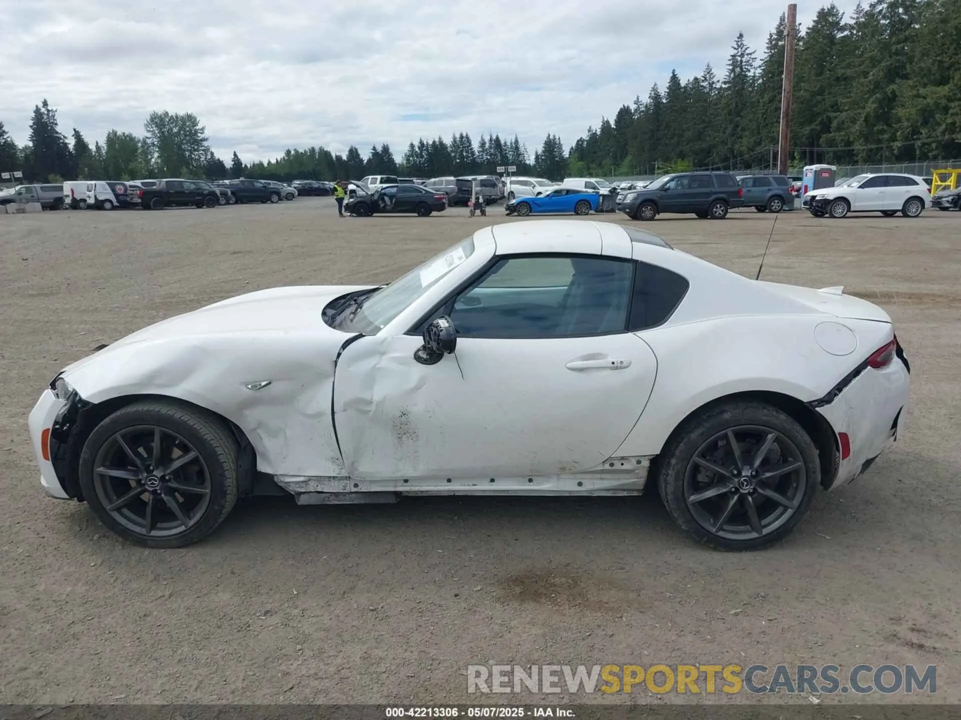 14 Photograph of a damaged car JM1NDAM75L0411647 MAZDA MX-5 MIATA RF 2020
