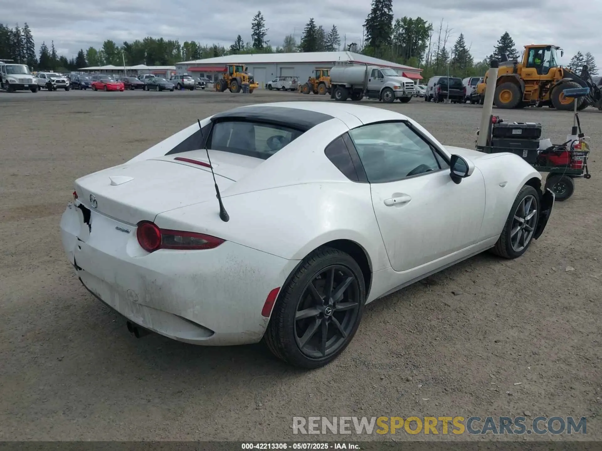 4 Photograph of a damaged car JM1NDAM75L0411647 MAZDA MX-5 MIATA RF 2020