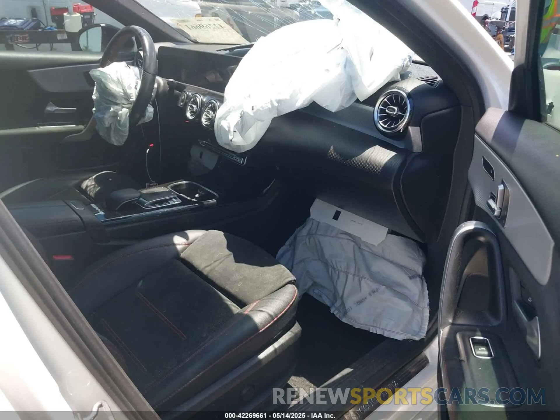 5 Photograph of a damaged car WDD3G4EB1KW012903 MERCEDES-BENZ A 220 2019