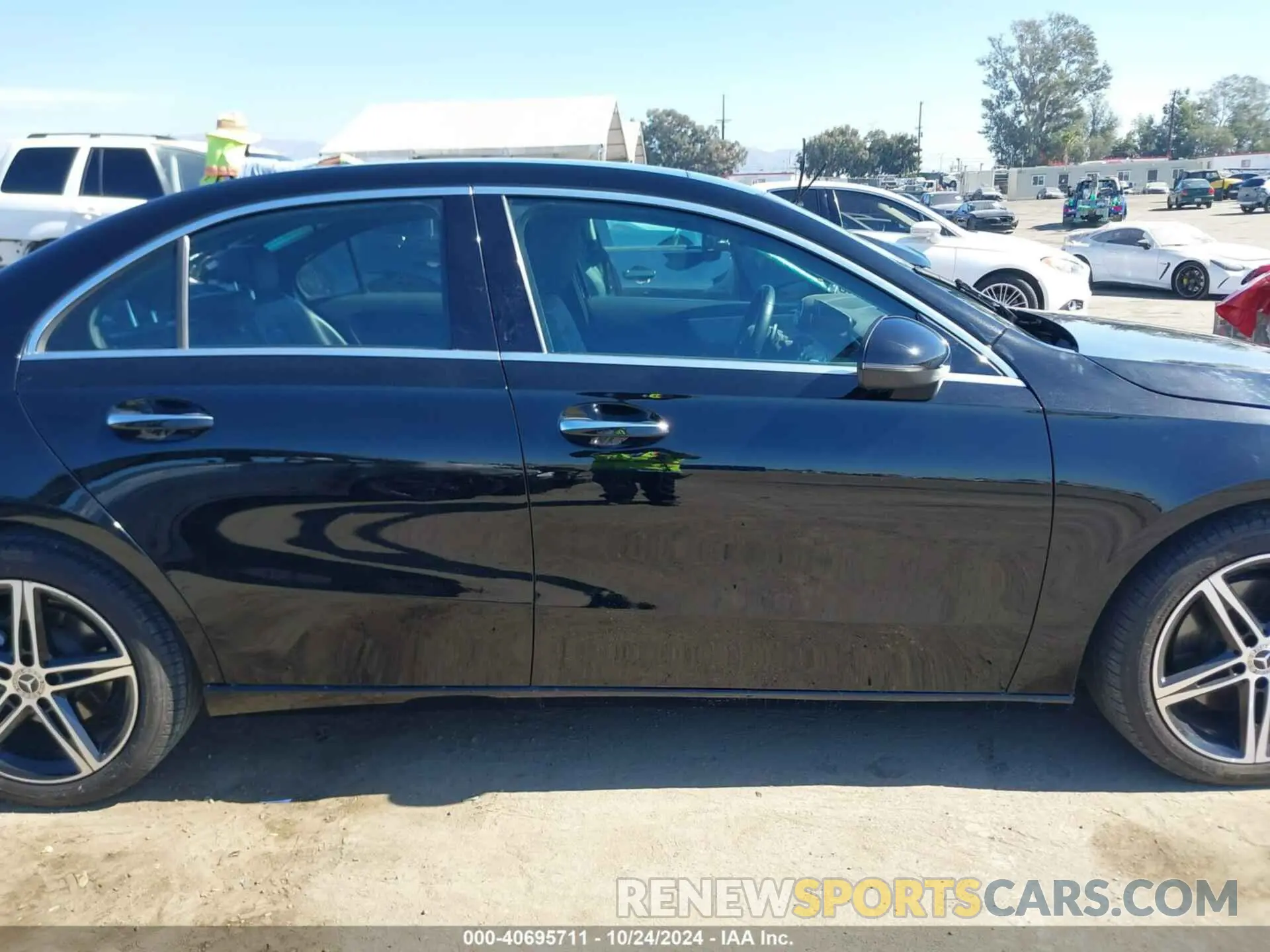 14 Фотография поврежденного автомобиля WDD3G4EB1KW022153 MERCEDES-BENZ A 220 2019
