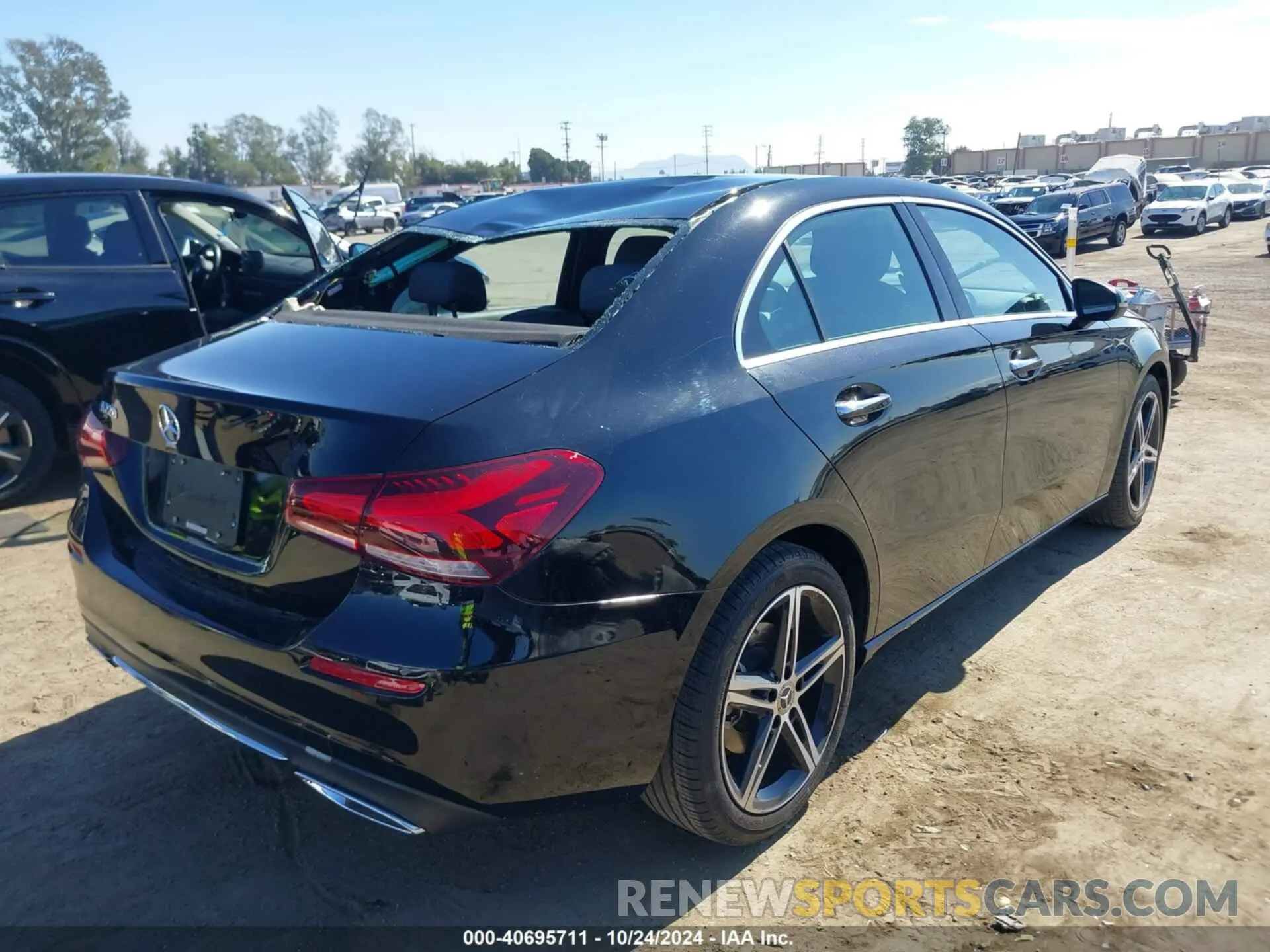 4 Фотография поврежденного автомобиля WDD3G4EB1KW022153 MERCEDES-BENZ A 220 2019
